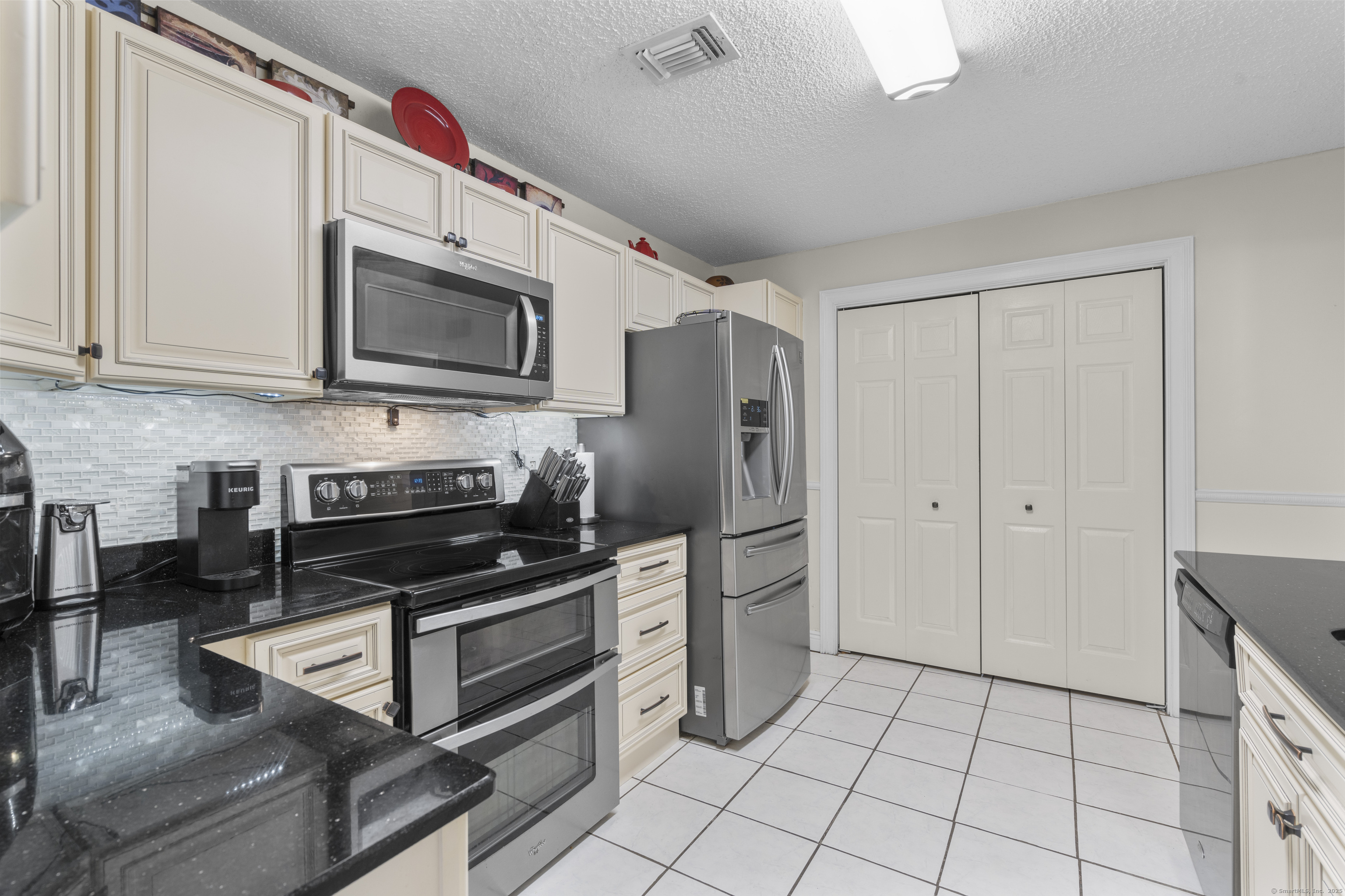75 Redwood Drive #1006, East Haven, Connecticut image 9