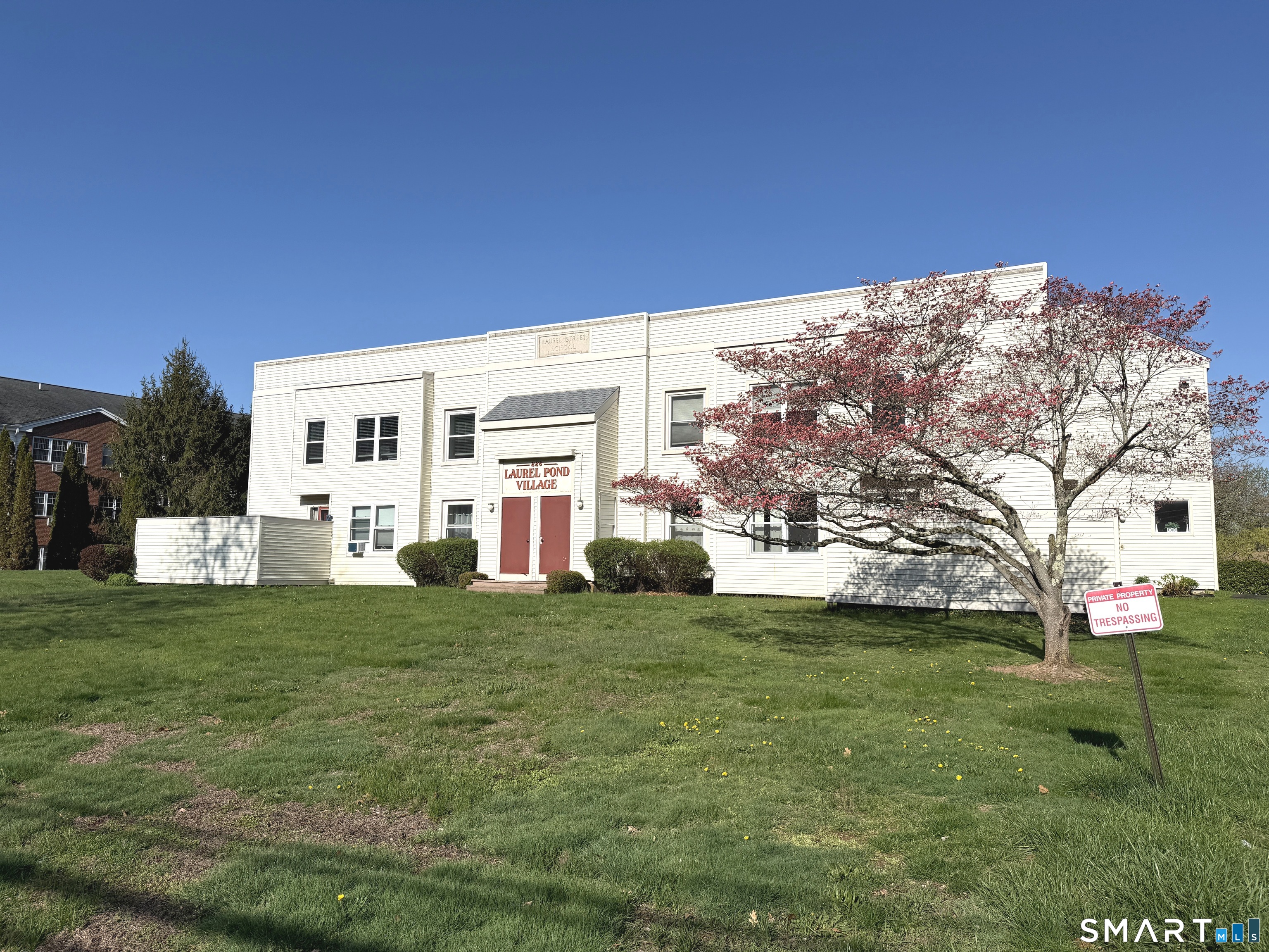 226 Laurel Street 11