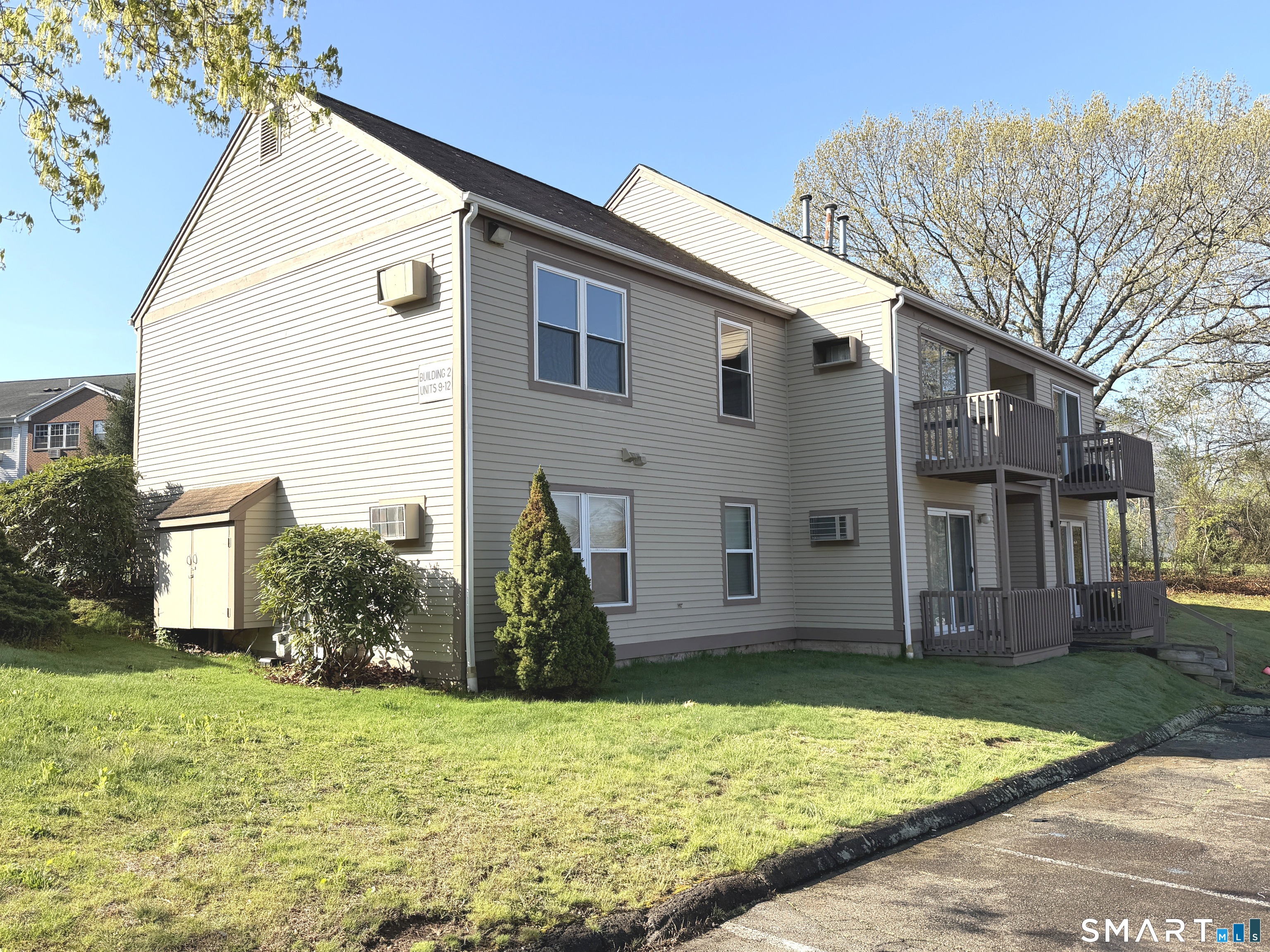 226 Laurel Street 11