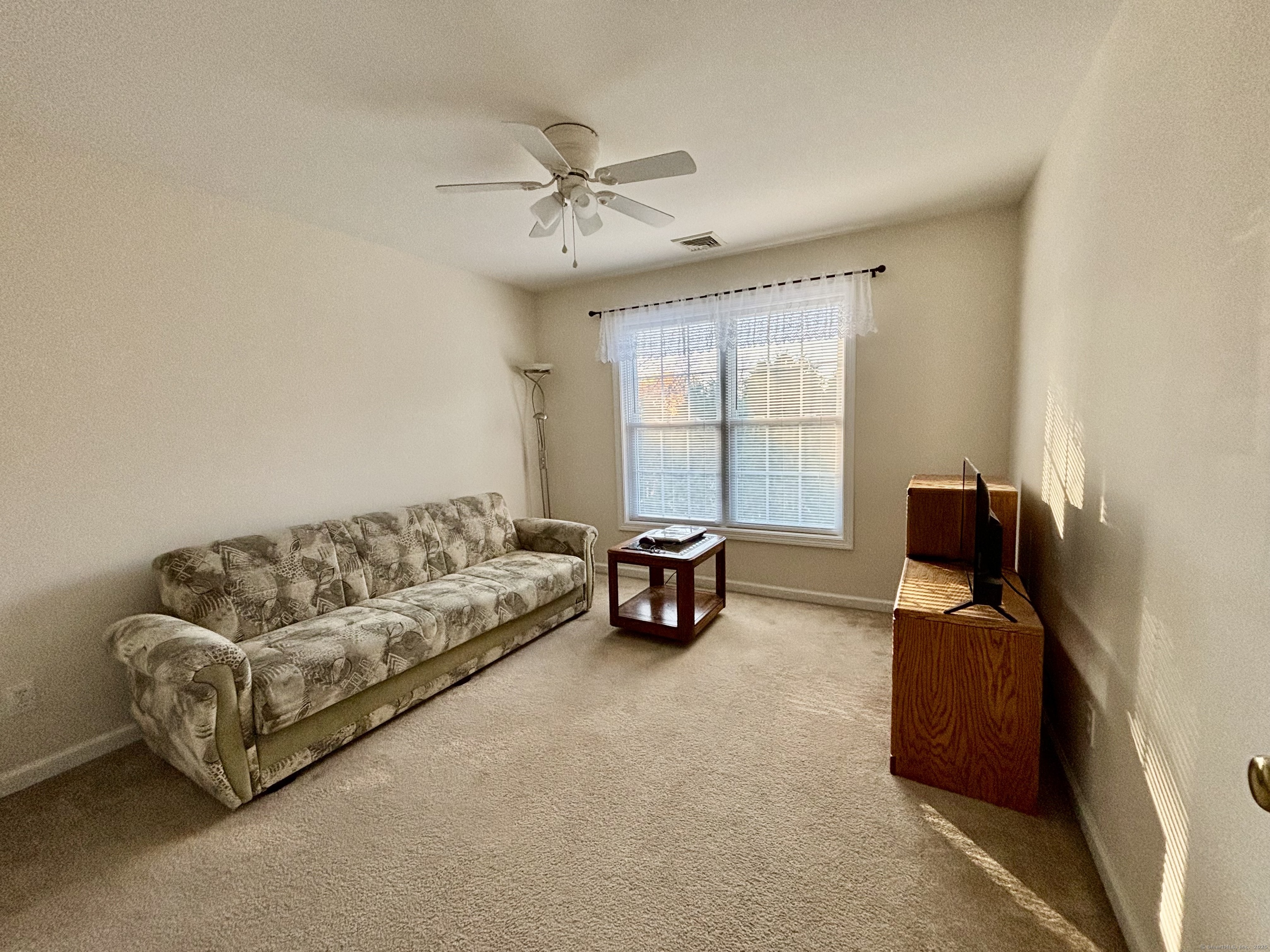 Bristol, Connecticut 06010, United States, 3 Bedrooms Bedrooms, ,2 BathroomsBathrooms,Residential,Active,233874