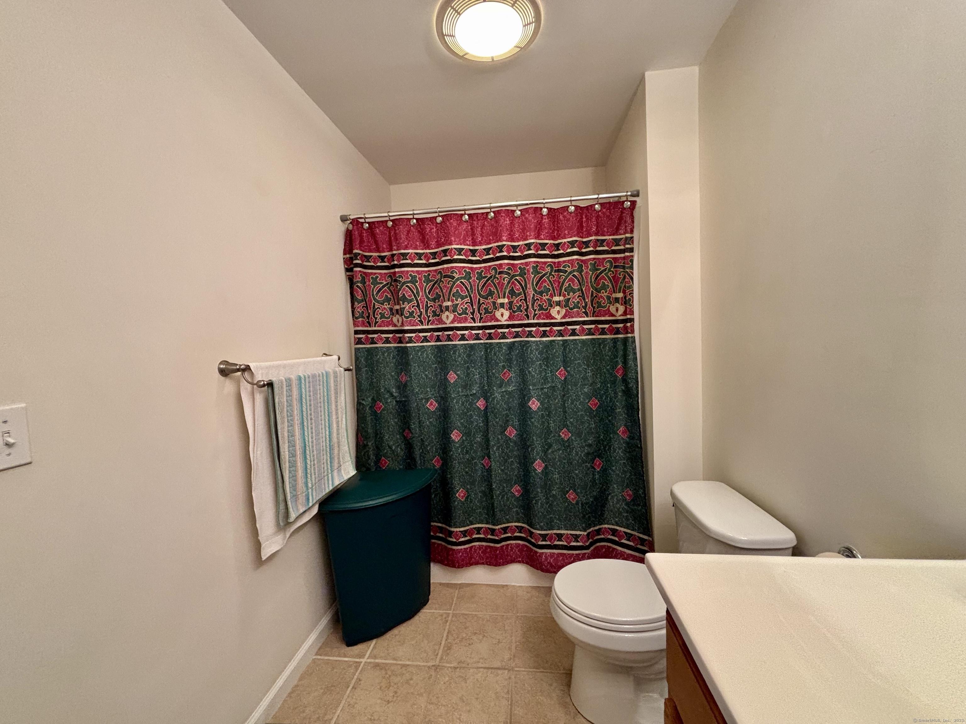 Bristol, Connecticut 06010, United States, 3 Bedrooms Bedrooms, ,2 BathroomsBathrooms,Residential,Active,233874