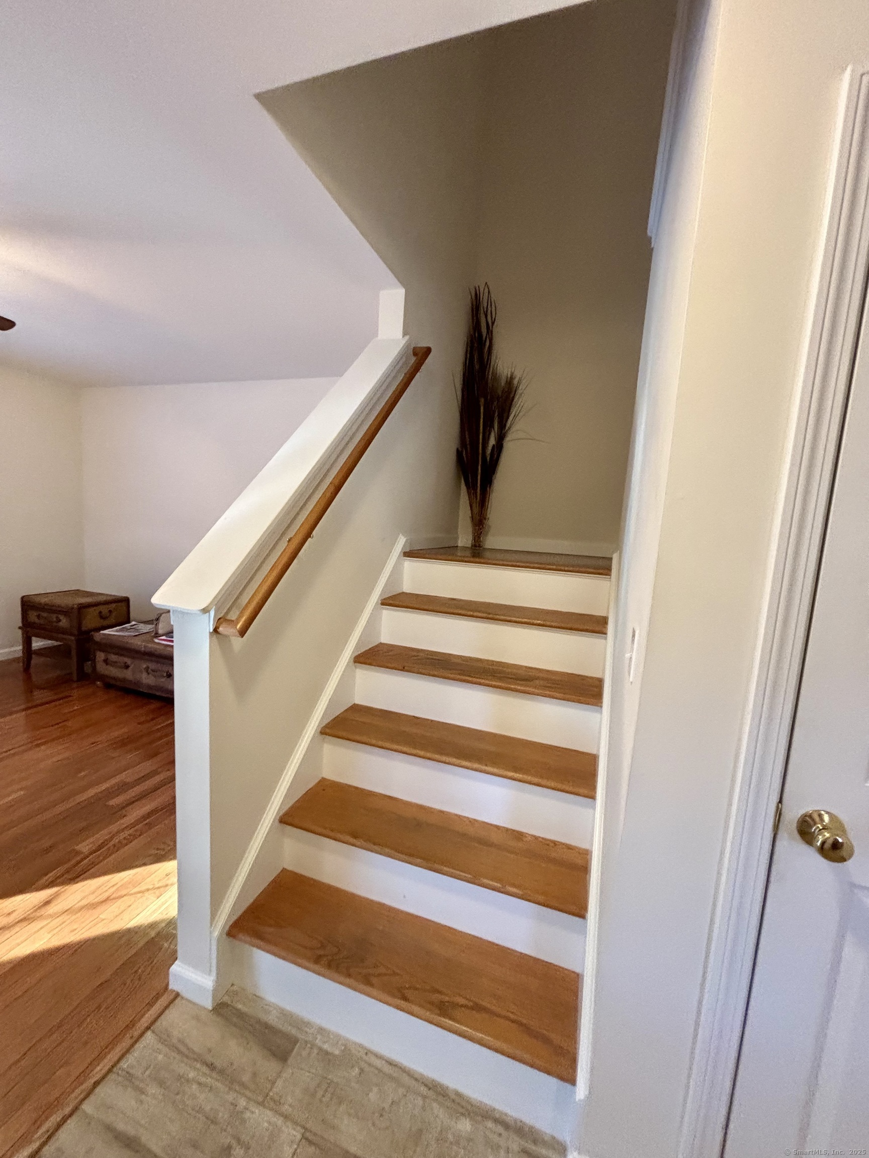 Bristol, Connecticut 06010, United States, 3 Bedrooms Bedrooms, ,2 BathroomsBathrooms,Residential,Active,233874