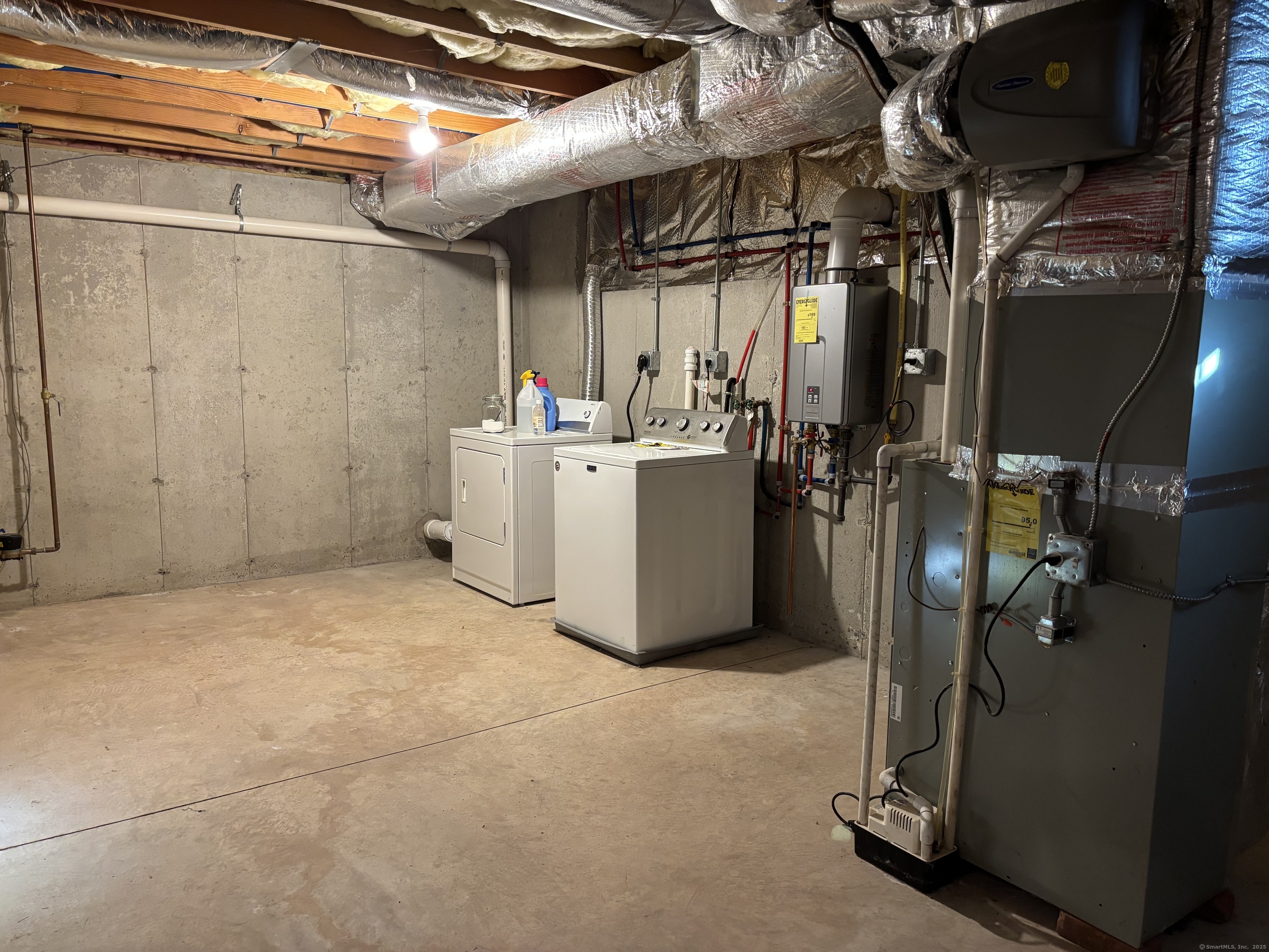 Bristol, Connecticut 06010, United States, 3 Bedrooms Bedrooms, ,2 BathroomsBathrooms,Residential,Active,233874