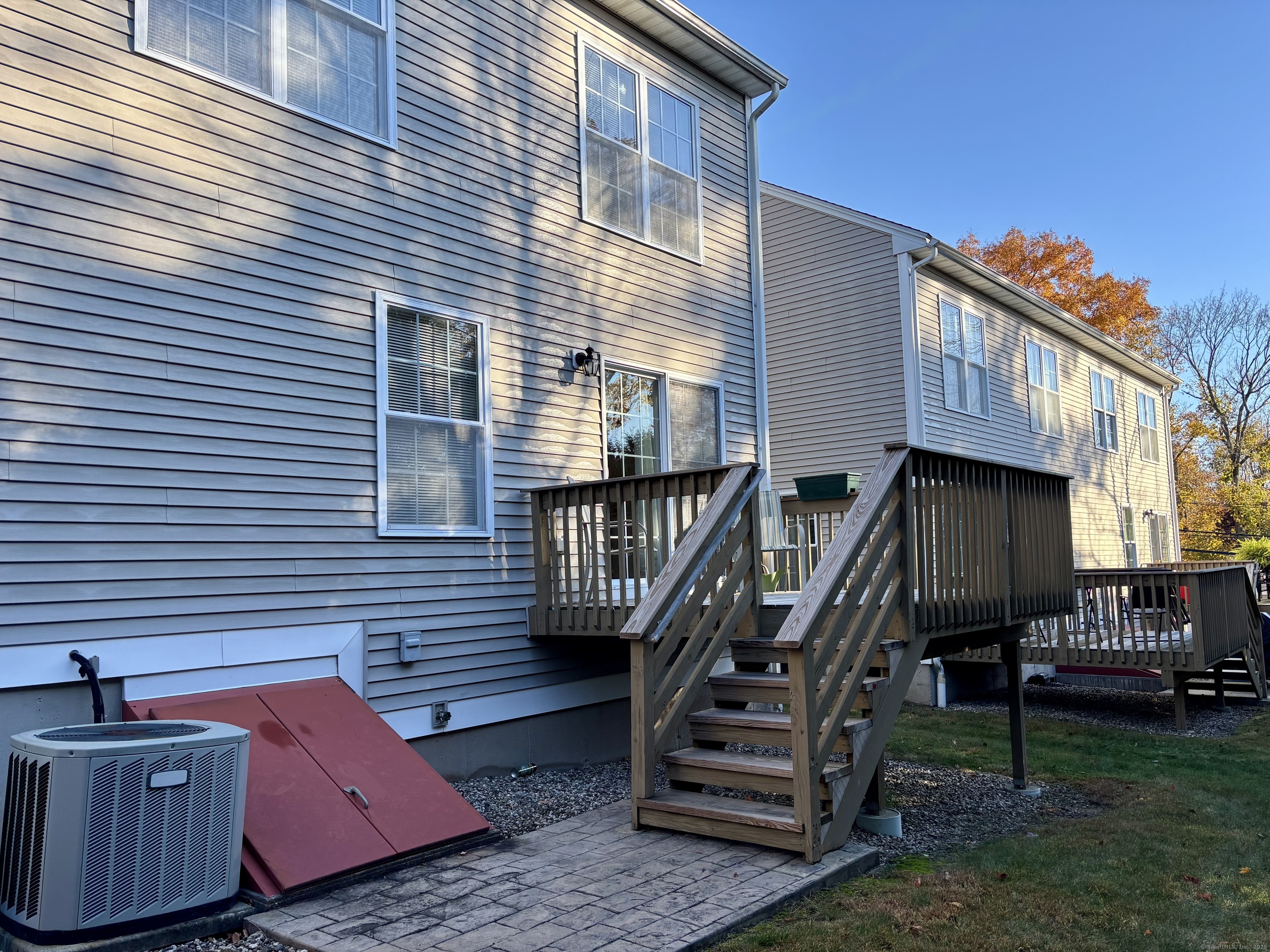 Bristol, Connecticut 06010, United States, 3 Bedrooms Bedrooms, ,2 BathroomsBathrooms,Residential,Active,233874