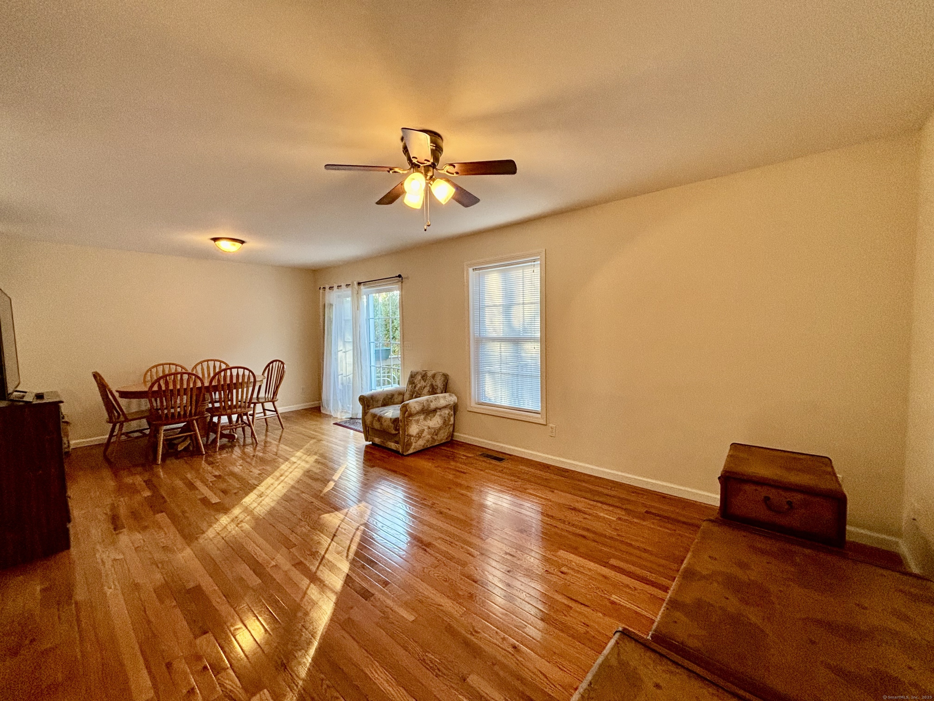 Bristol, Connecticut 06010, United States, 3 Bedrooms Bedrooms, ,2 BathroomsBathrooms,Residential,Active,233874