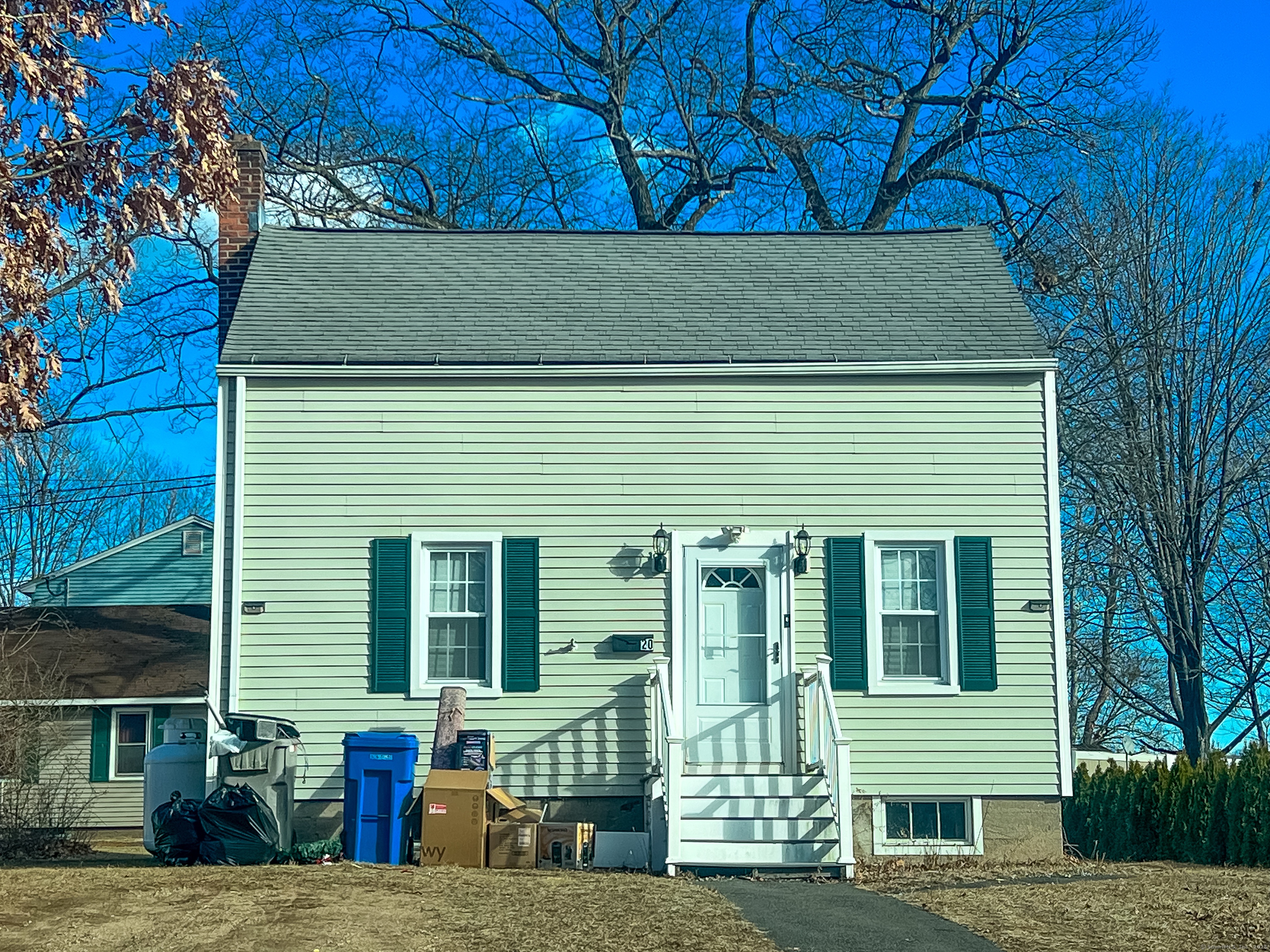 Andrews Street, Bristol, Connecticut - 2 Bedrooms  
1 Bathrooms  
6 Rooms - 