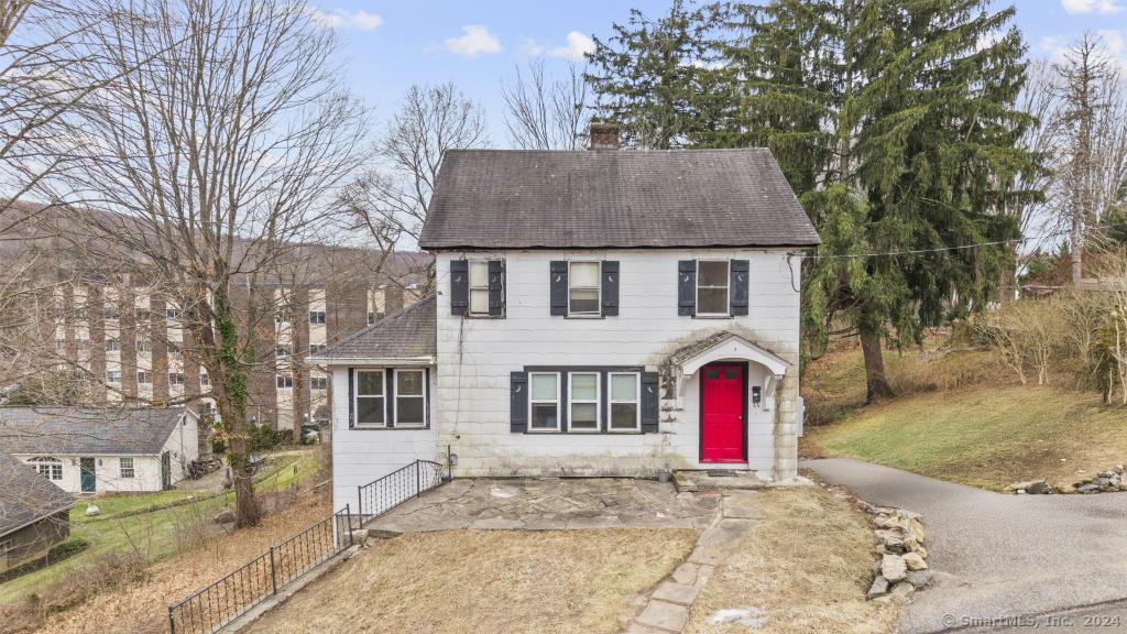 Property for Sale at 6 Maple Street, New Milford, Connecticut - Bedrooms: 3 
Bathrooms: 2 
Rooms: 7  - $239,000