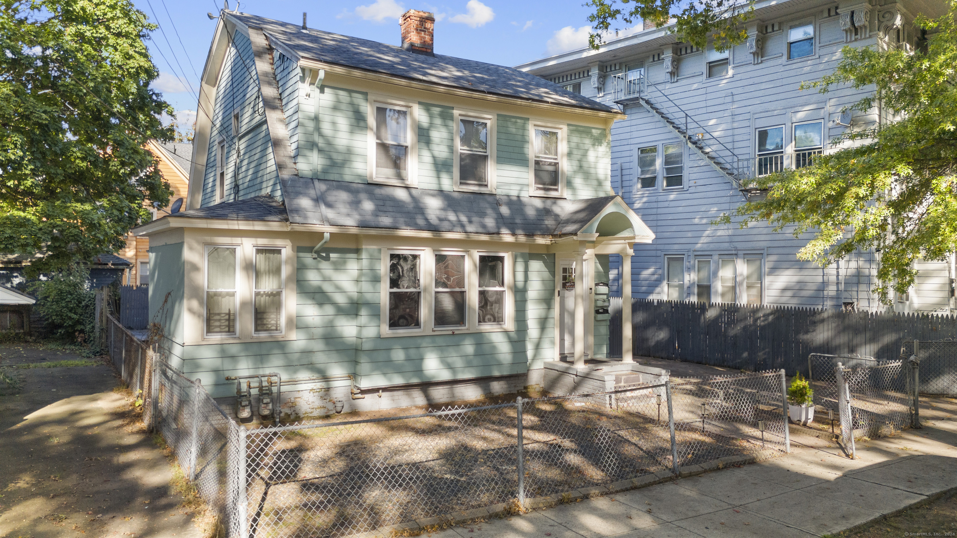 Batter Terrace, New Haven, Connecticut - 3 Bedrooms  
3 Bathrooms  
7 Rooms - 