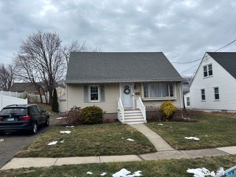 Photo of 255 Laurel Street, Stratford, CT 06615 (MLS # 24148266)