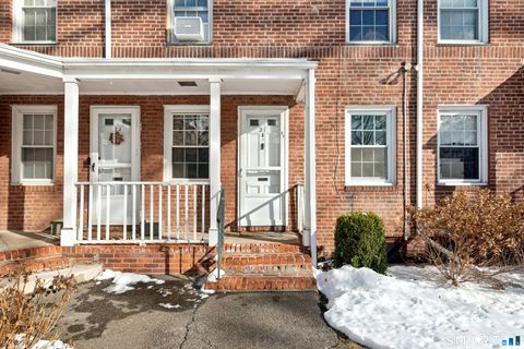 Tiny photo for 2475 Summer Street #APT 2I, Stamford, CT 06905 (MLS # 24146970)
