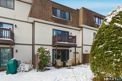 Tiny photo for 4 Pebblestone Circle #4, Suffield, CT 06078 (MLS # 24150124)