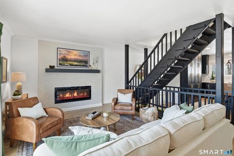 Tiny photo for 4 Pebblestone Circle #4, Suffield, CT 06078 (MLS # 24150124)