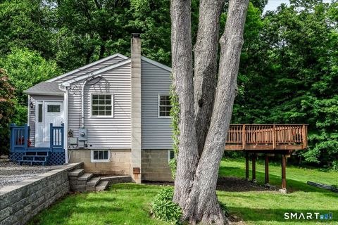 Homes For Sale - 80 Hilldale Drive<br/> New Haven County, Southbury, CT 06488