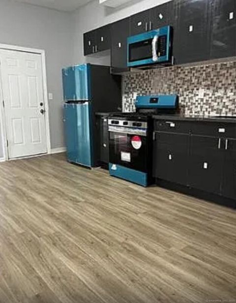 Multifamily For Rent - 422 E Main Street<br/> Bridgeport, CT 06608