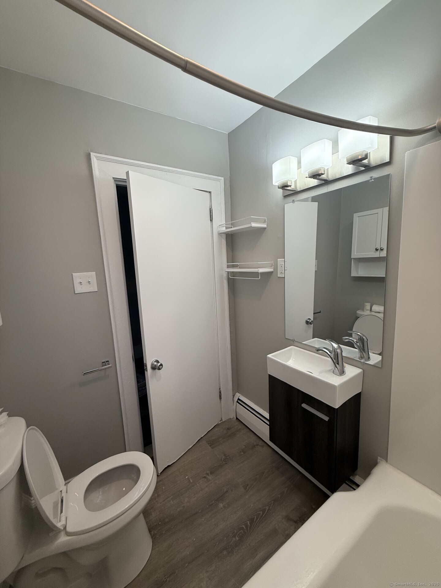 East Hartford, Connecticut 06118, United States, 3 Bedrooms Bedrooms, ,1 BathroomBathrooms,Residential,Active,112953