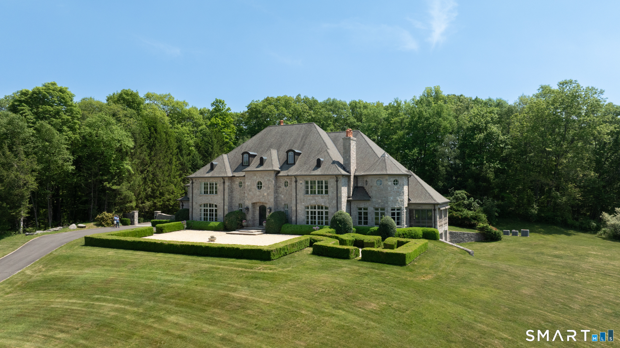 7 Equestrian Ridge Road