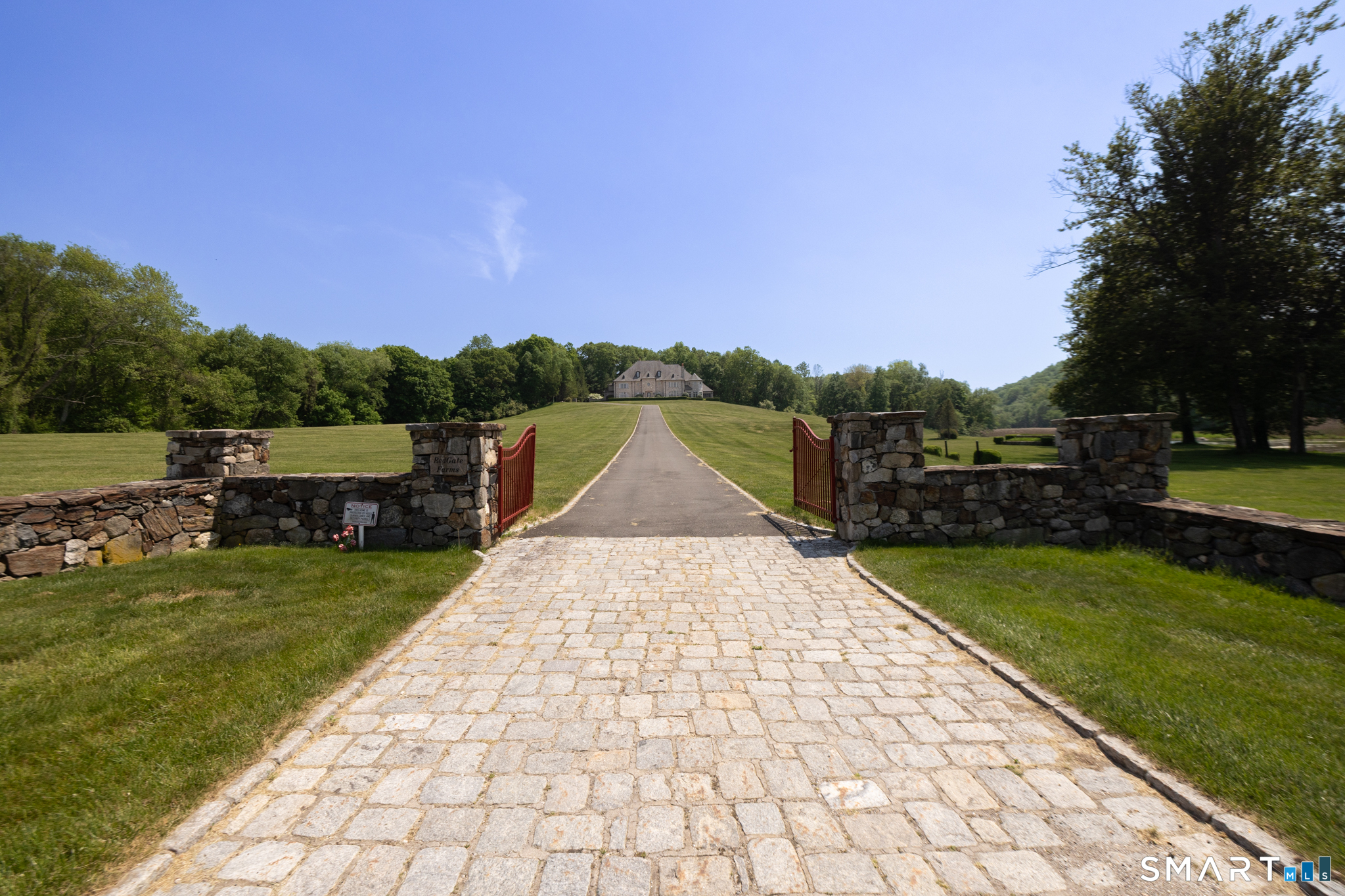 7 Equestrian Ridge Road