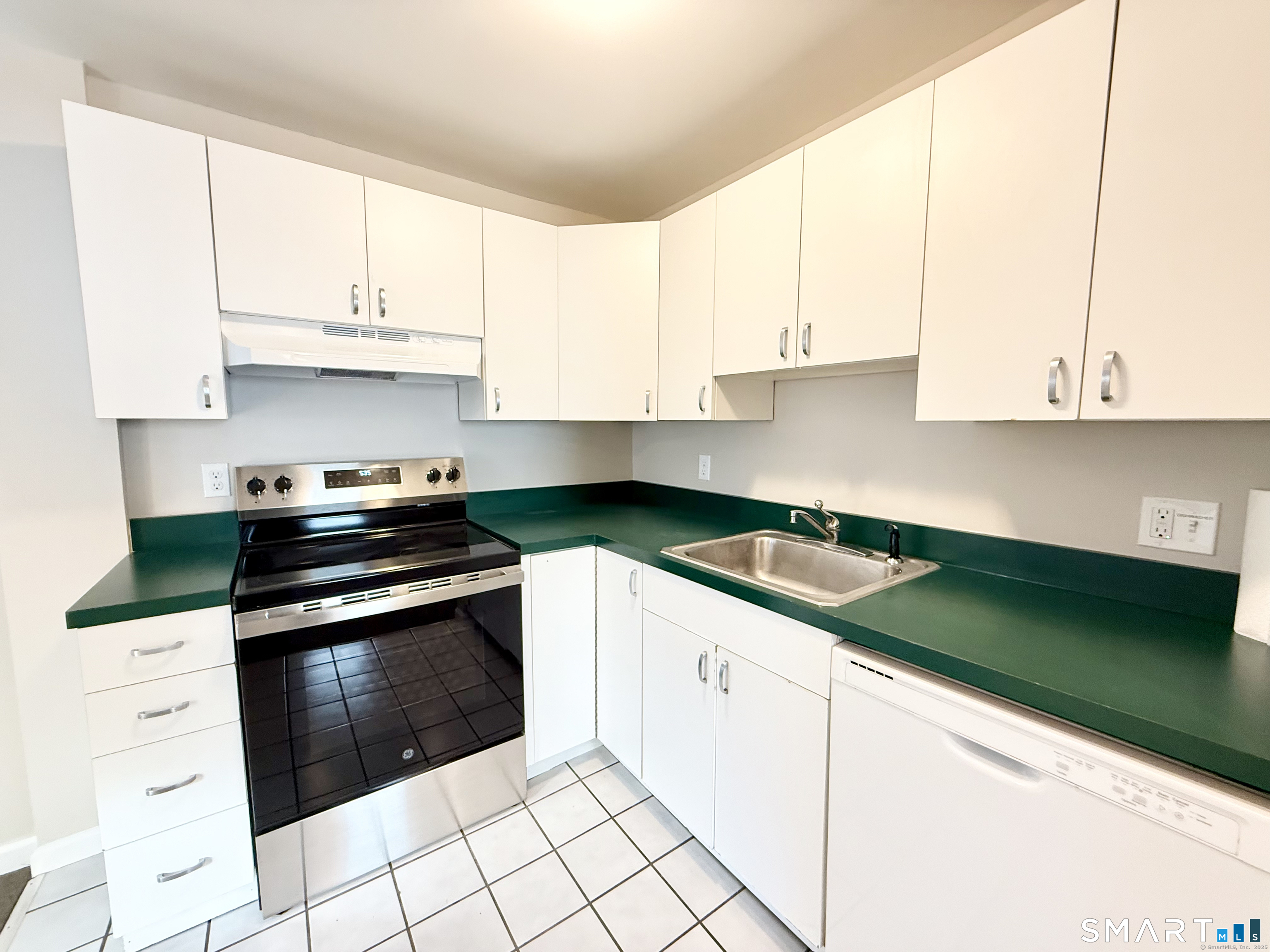 139 Bradley Street C