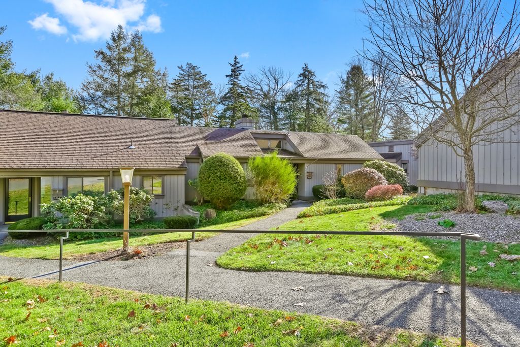 Photo of 281 Heritage Village #B, Southbury, CT 06488 (MLS # 24141158)