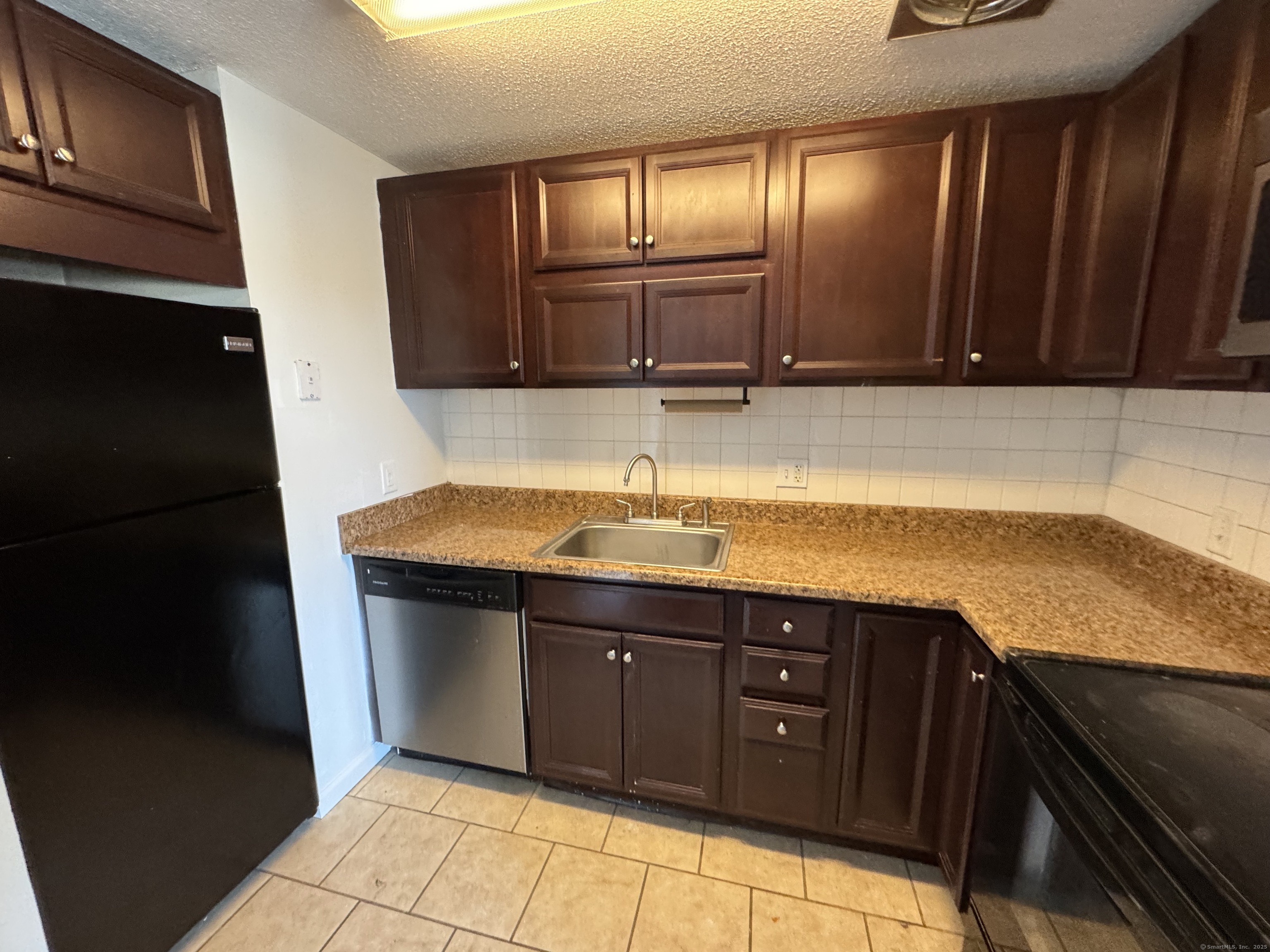 72 Burgundy Hill Lane #72, Middletown, Connecticut image 2
