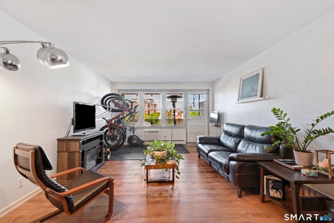 Condo For Rent - 30 Glenbrook Road #2E<br/> Stamford, CT 06902