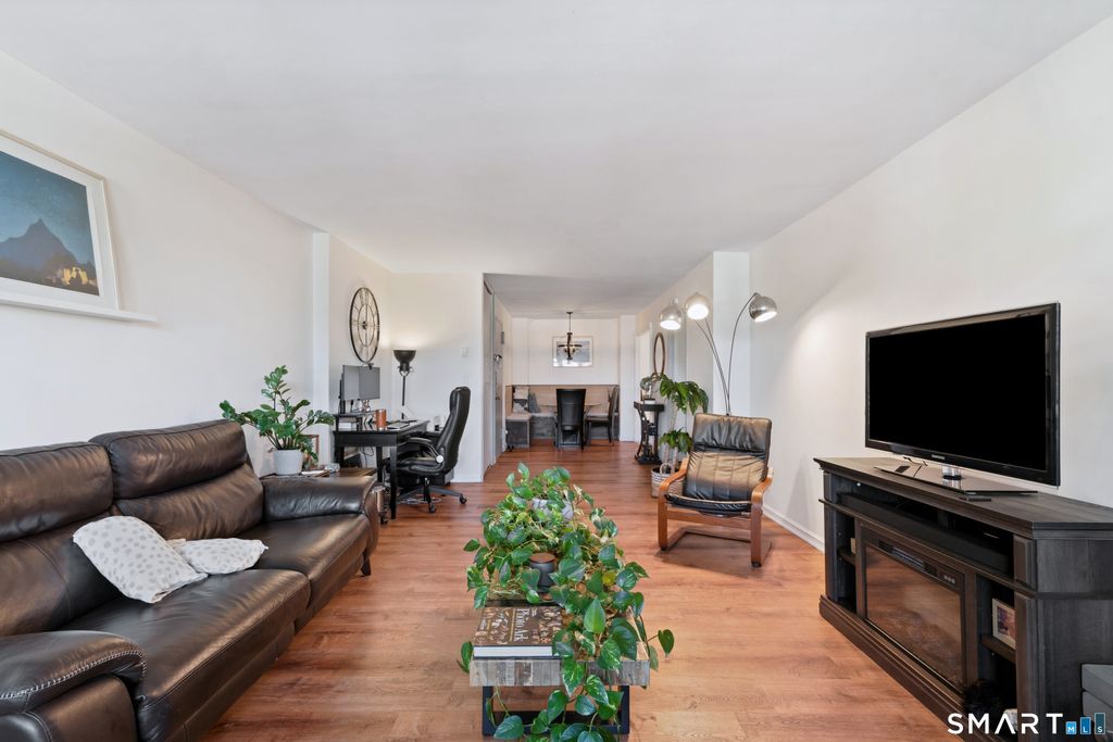 Photo of 30 Glenbrook Road #2E, Stamford, CT 06902 (MLS # 24174344)