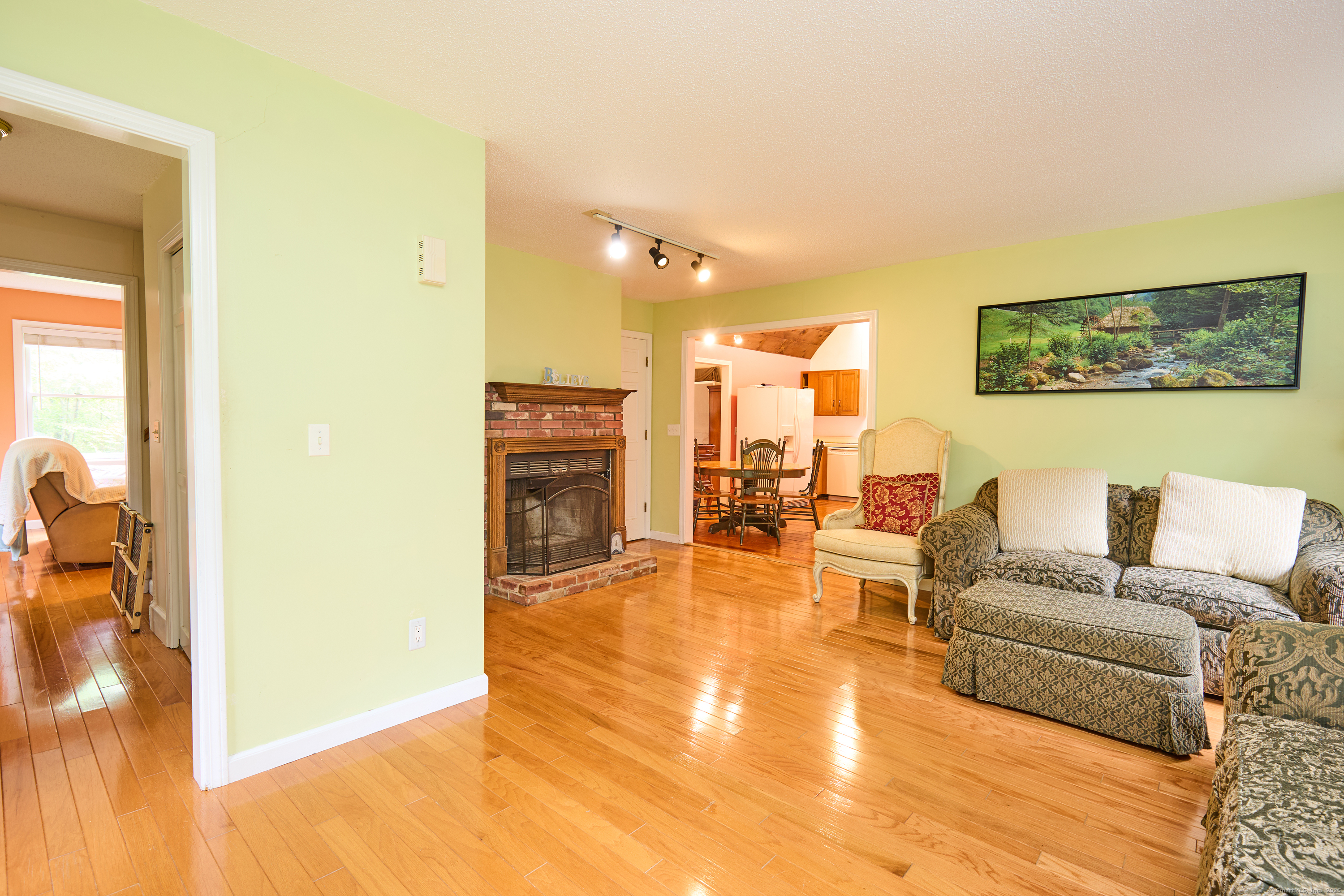 581 Oxford Road, Oxford, Connecticut image 4
