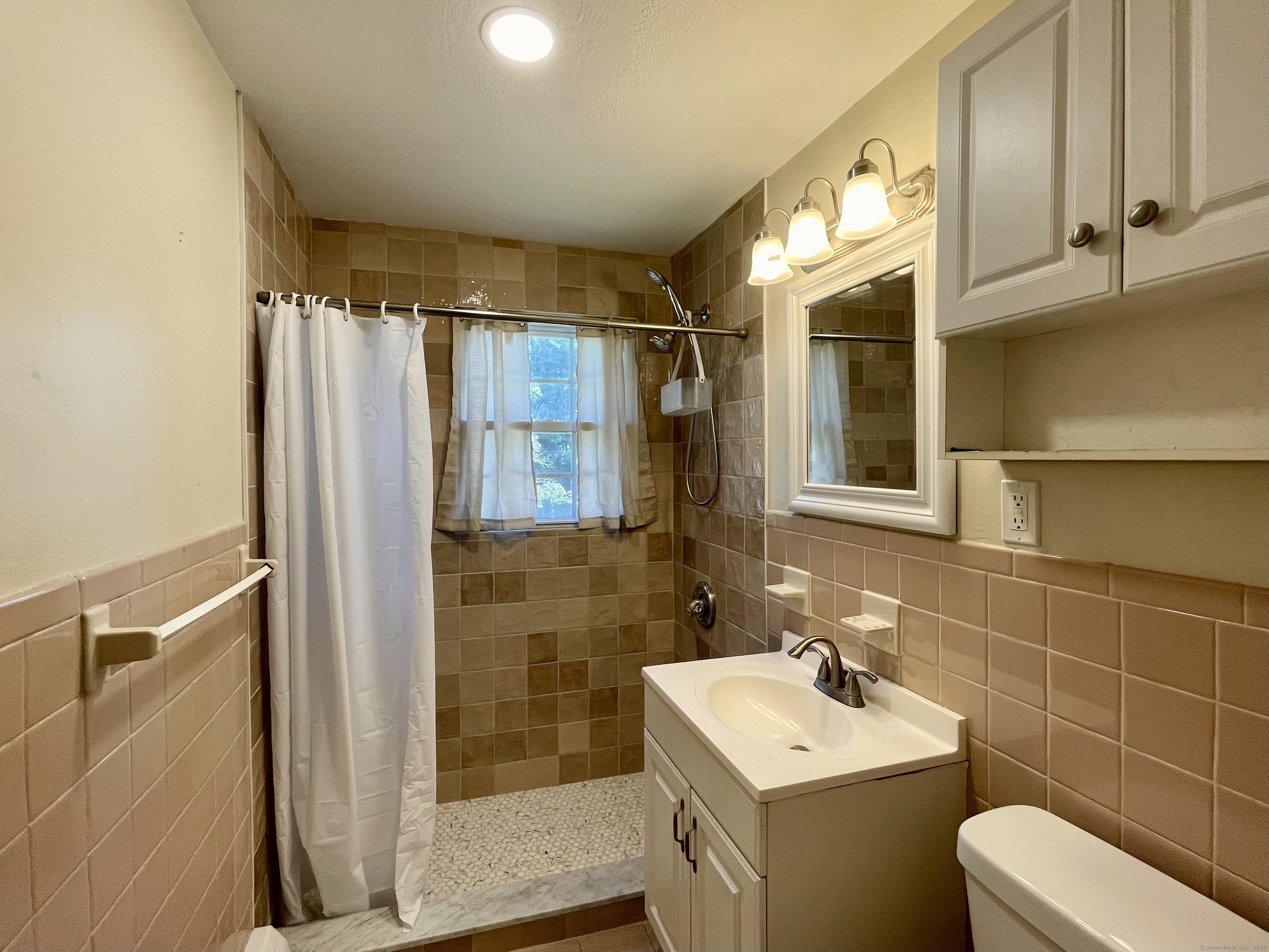 Farmington, Connecticut 06032, United States, 1 Bedroom Bedrooms, ,1 BathroomBathrooms,Residential,Active,162730