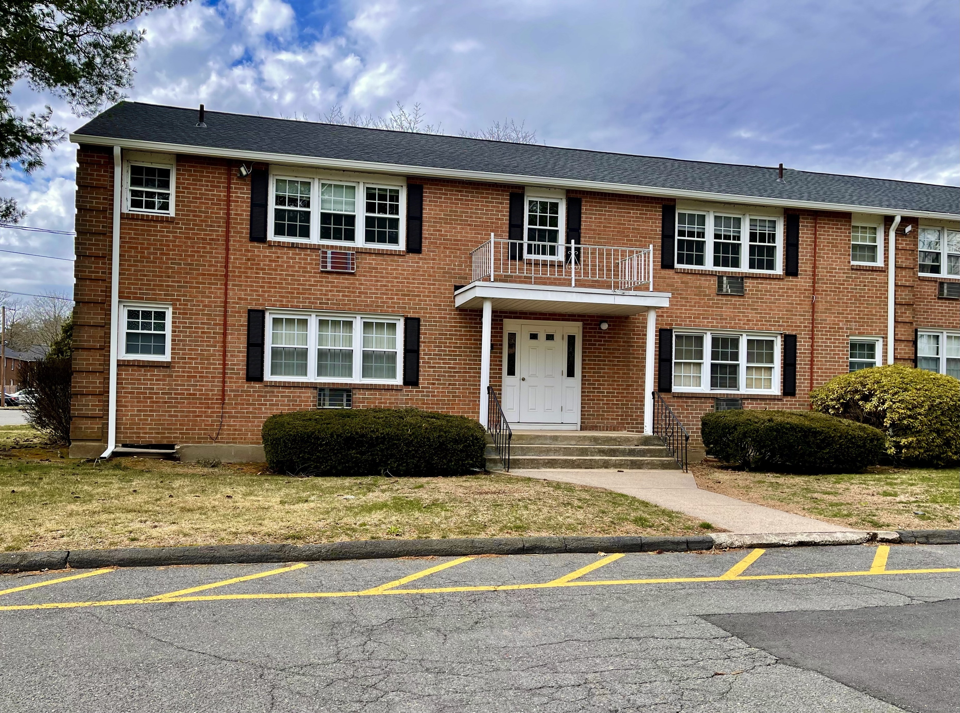 Farmington, Connecticut 06032, United States, 1 Bedroom Bedrooms, ,1 BathroomBathrooms,Residential,Active,162730