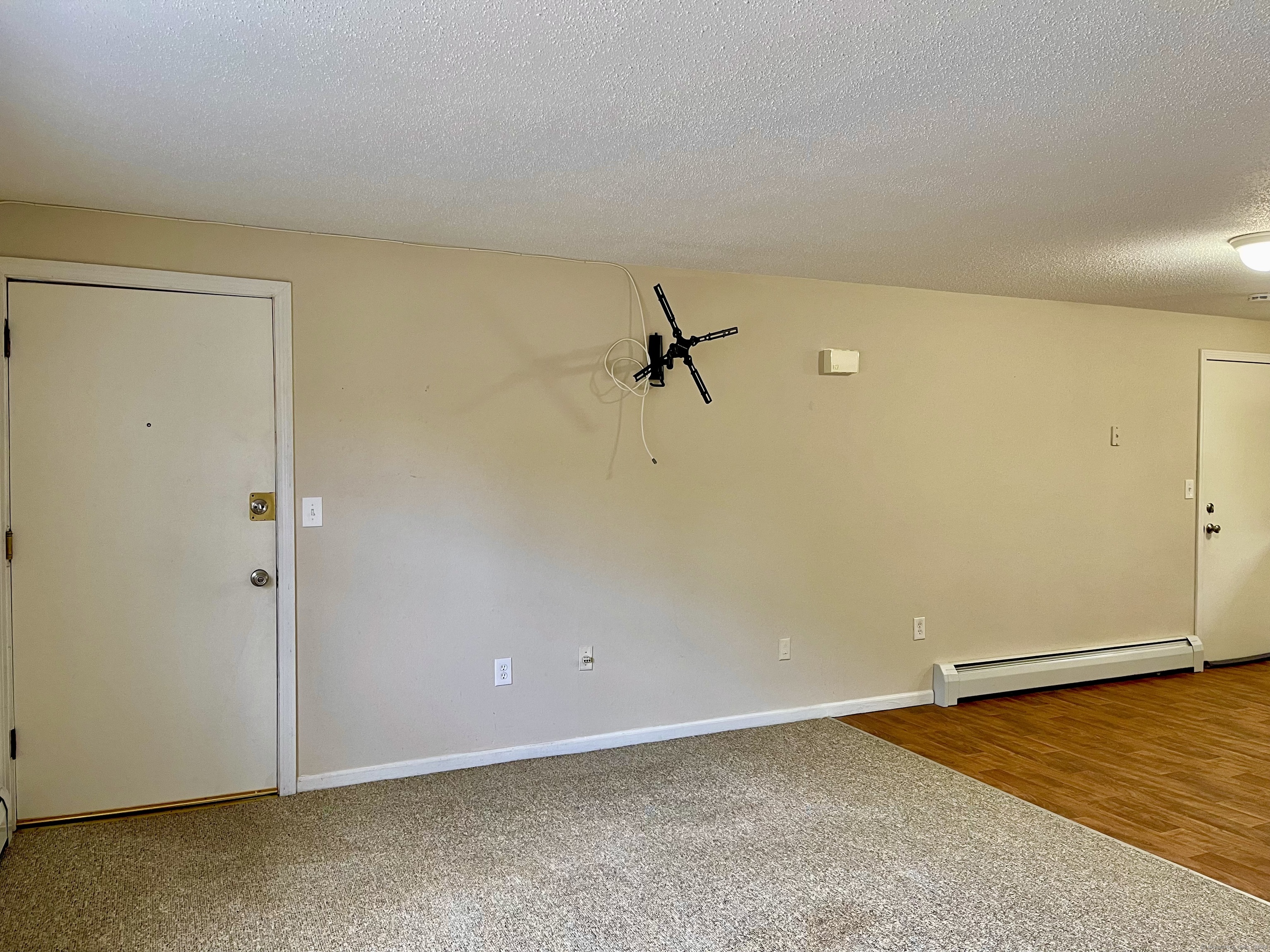 Farmington, Connecticut 06032, United States, 1 Bedroom Bedrooms, ,1 BathroomBathrooms,Residential,Active,162730