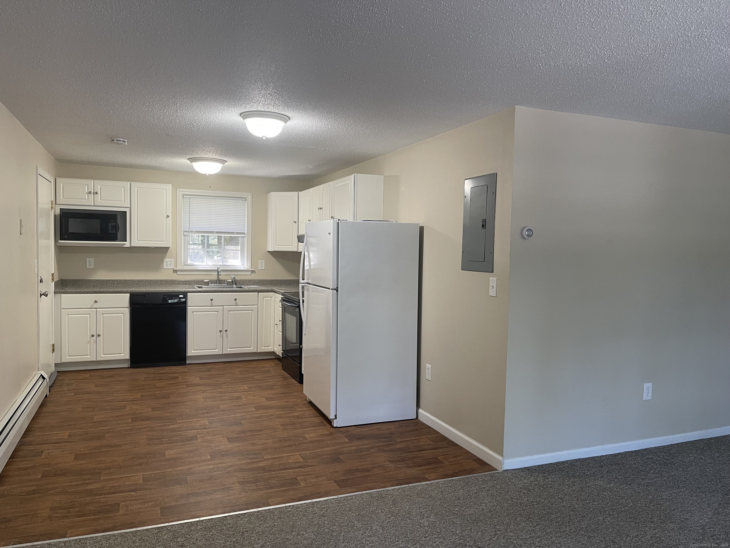 Farmington, Connecticut 06032, United States, 1 Bedroom Bedrooms, ,1 BathroomBathrooms,Residential,Active,162730