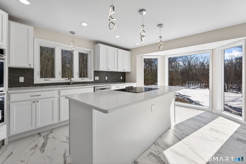 Photo of 44 Chamberlain Hill Road, Middletown, CT 06457 (MLS # 24148860)