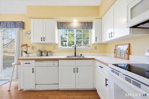 Tiny photo for 21 Apple Way, Madison, CT 06443 (MLS # 24150401)