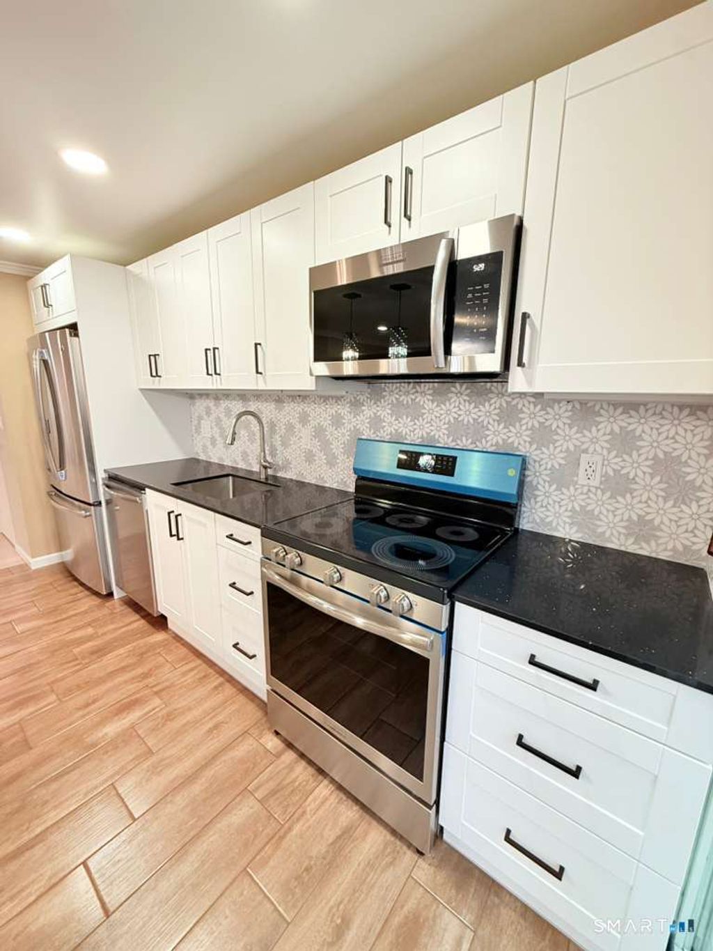 Photo of 8 Avon Lane, Stamford, CT 06907 (MLS # 24163903)