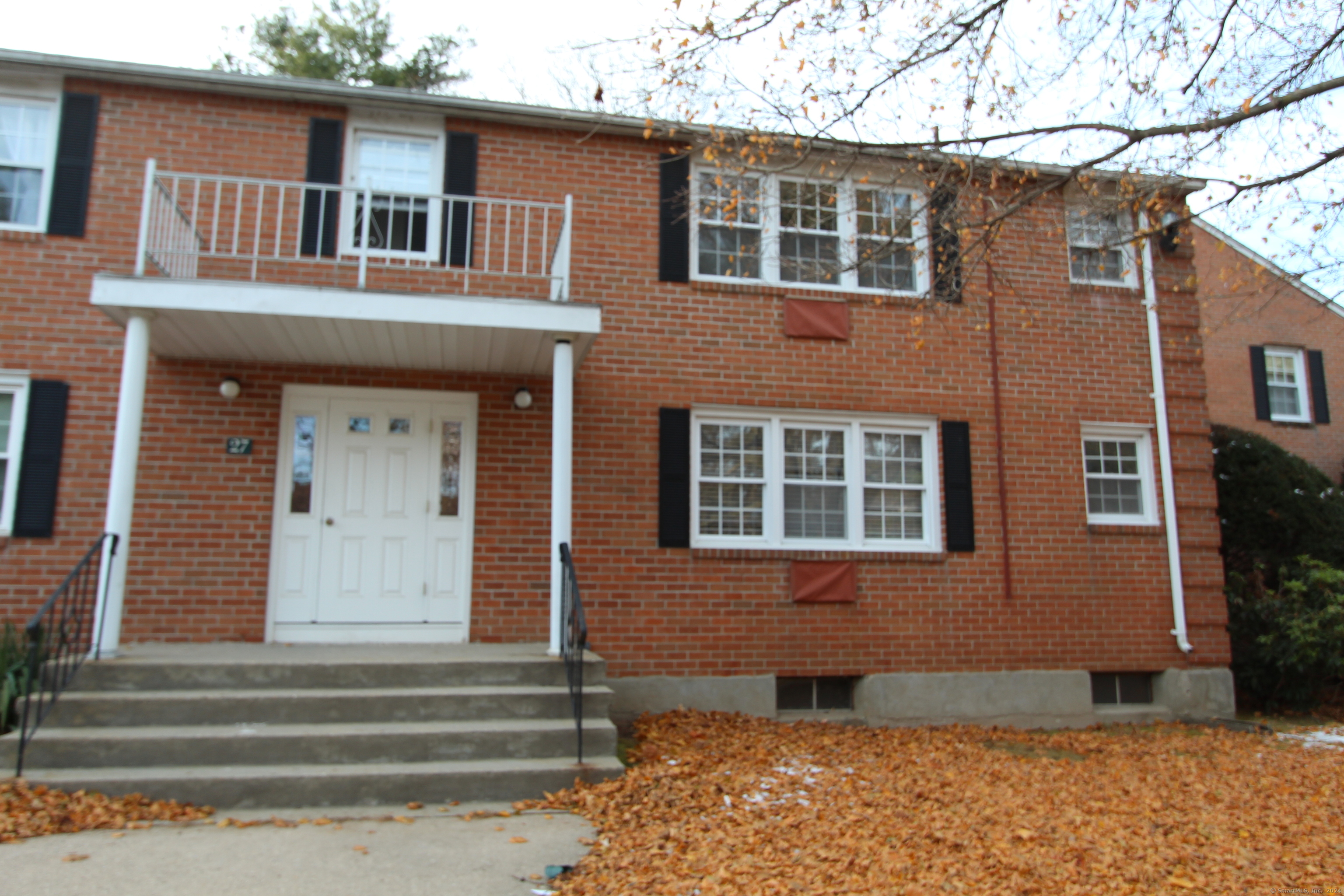 Rental Property at Grandview Drive 27B, Farmington, Connecticut - Bedrooms: 1 
Bathrooms: 1 
Rooms: 3  - $1,850 MO.