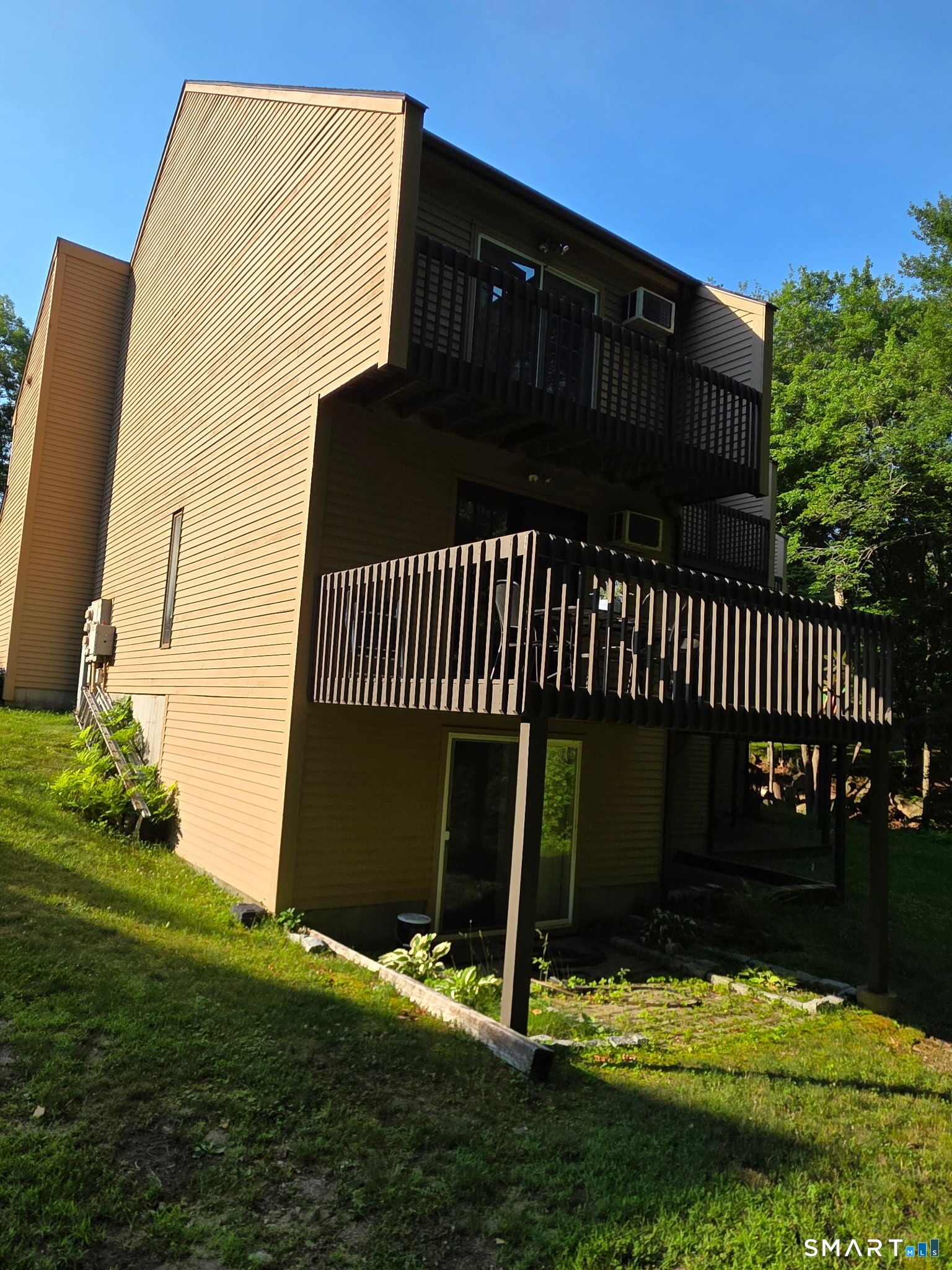 101 West Main Street 4