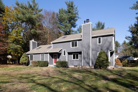 Photo of 18 Meadowlark Road, Simsbury, CT 06092 (MLS # 24161750)