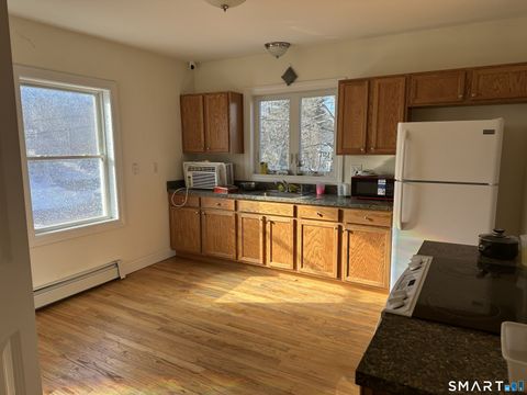 Photo of 11 Park Street #2fl, Manchester, CT 06040 (MLS # 24157319)