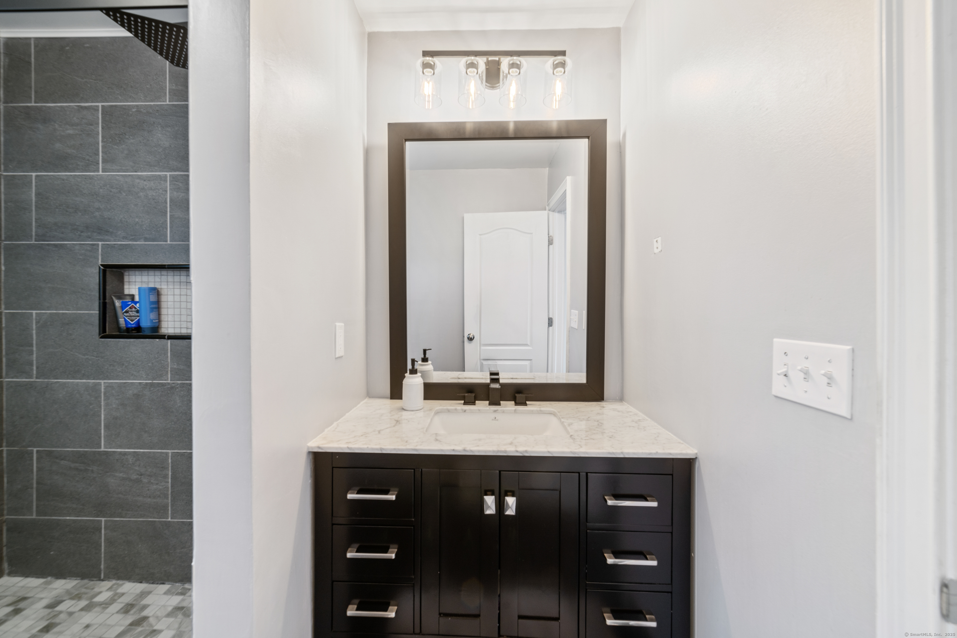 60 Bridle Trail Drive, Naugatuck, Connecticut image 27