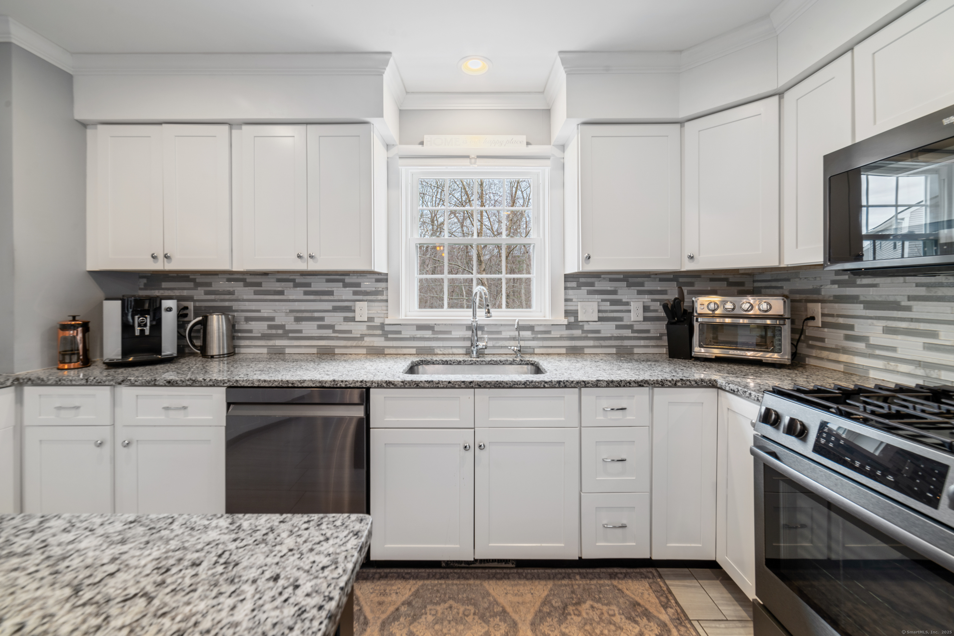 60 Bridle Trail Drive, Naugatuck, Connecticut image 5