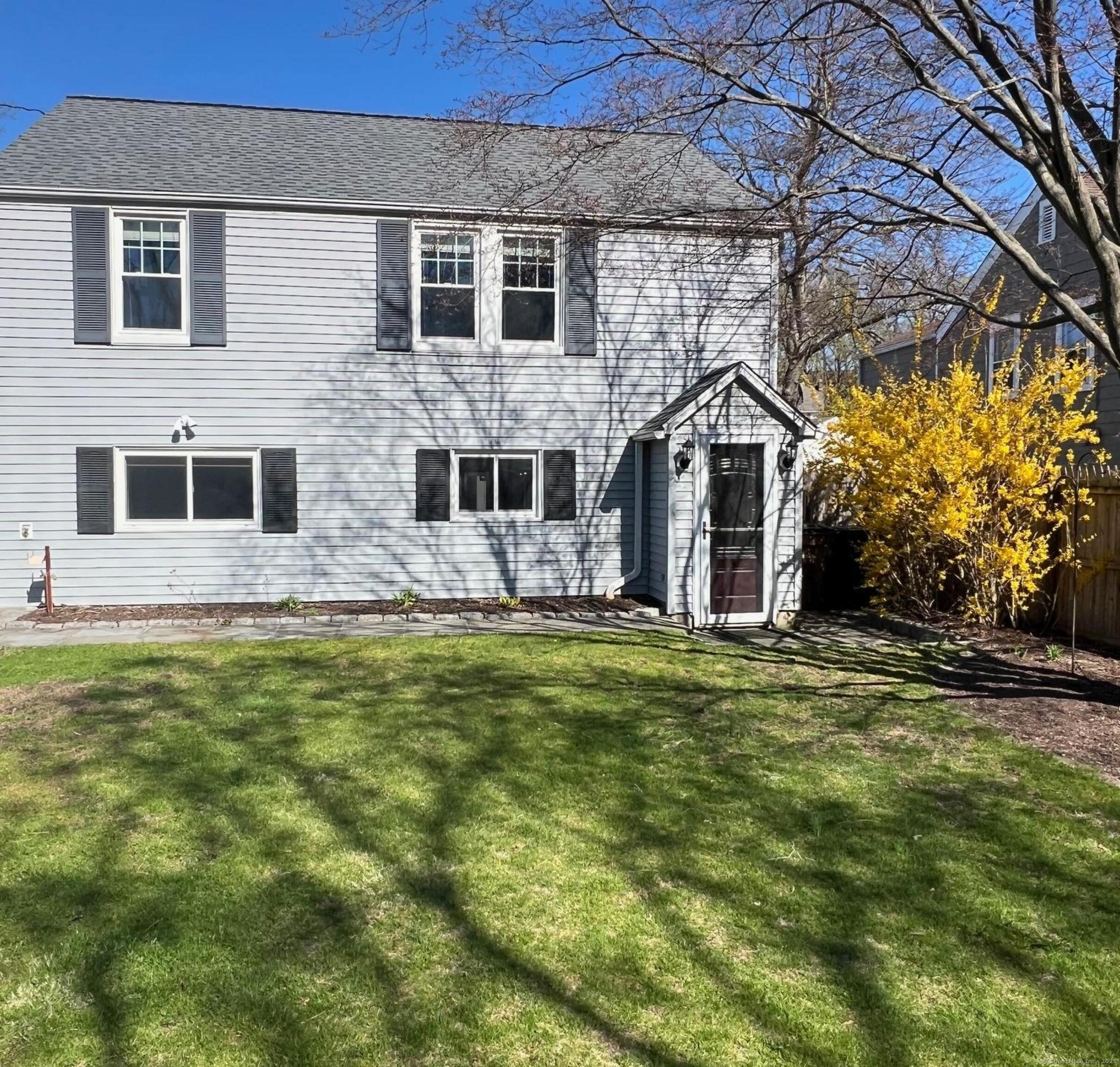 Rental Property at Frisbie Street, Stamford, Connecticut - Bedrooms: 3 
Bathrooms: 2 
Rooms: 7  - $4,650 MO.