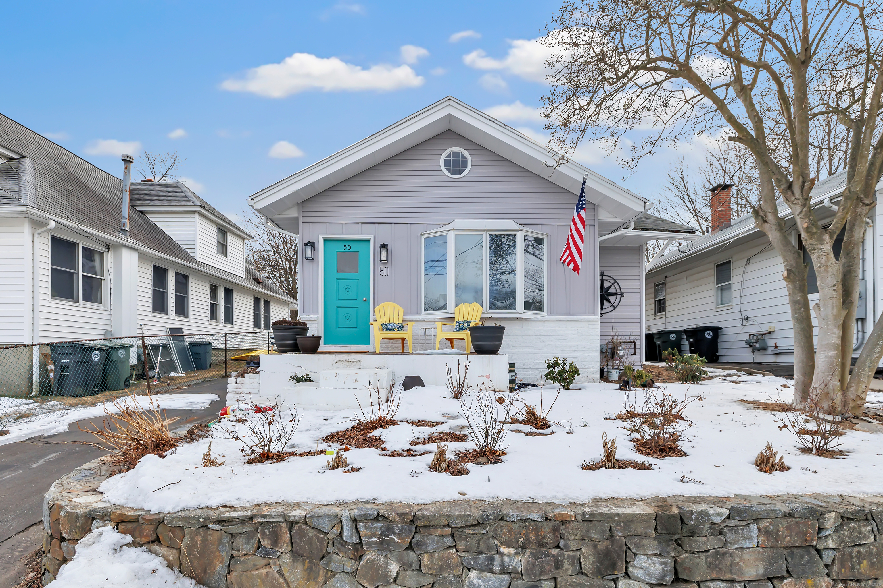 Ocean Avenue, Milford, Connecticut - 3 Bedrooms  
1 Bathrooms  
7 Rooms - 