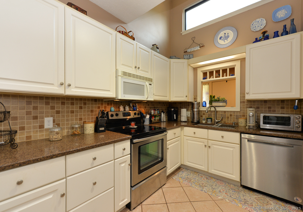 257 Heritage Village B