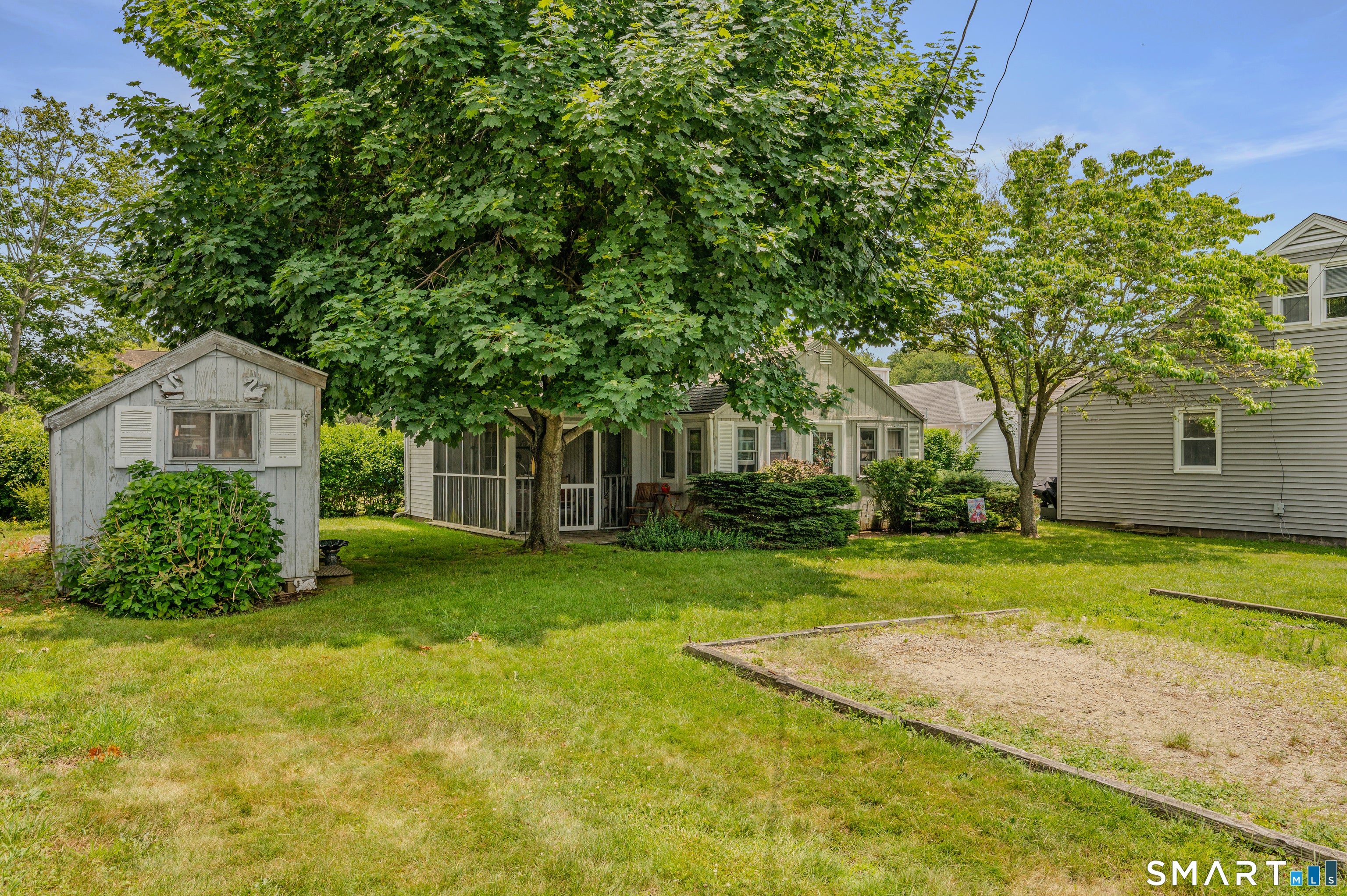 8 & 10 Swan Avenue