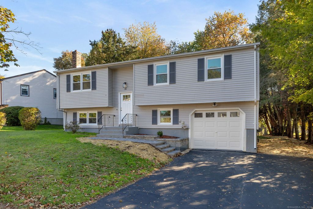 Photo of 36 Red Fox Lane, Meriden, CT 06451 (MLS # 24132978)