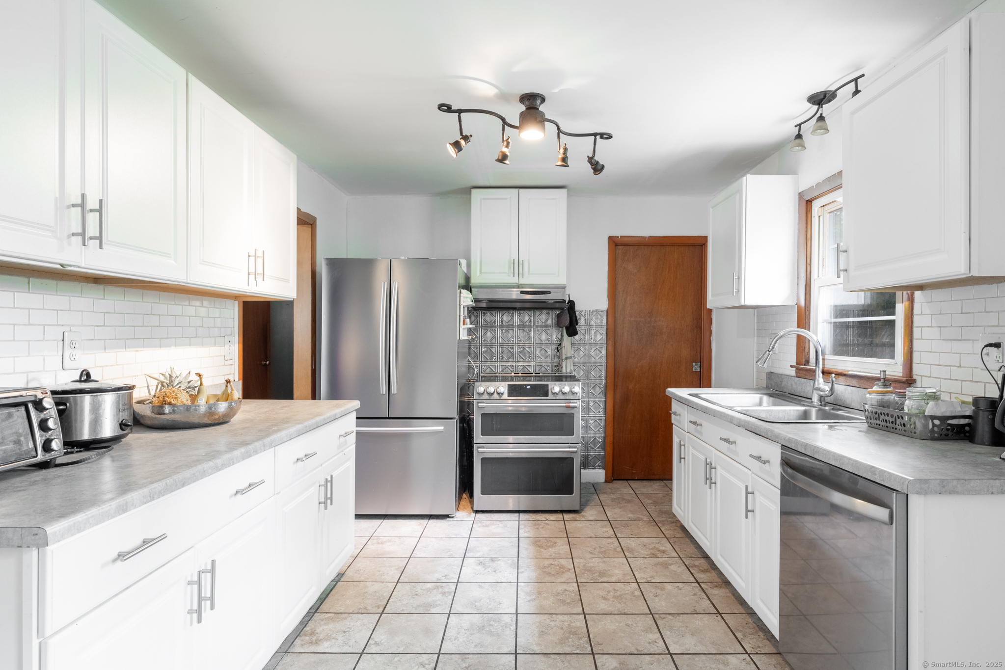 28 Bingham Street, Bristol, Connecticut image 9