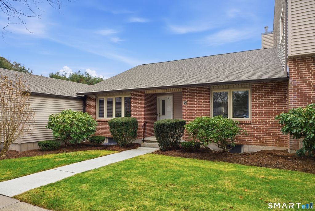 Photo of 449 S Main Street #90, Manchester, CT 06040 (MLS # 24148257)