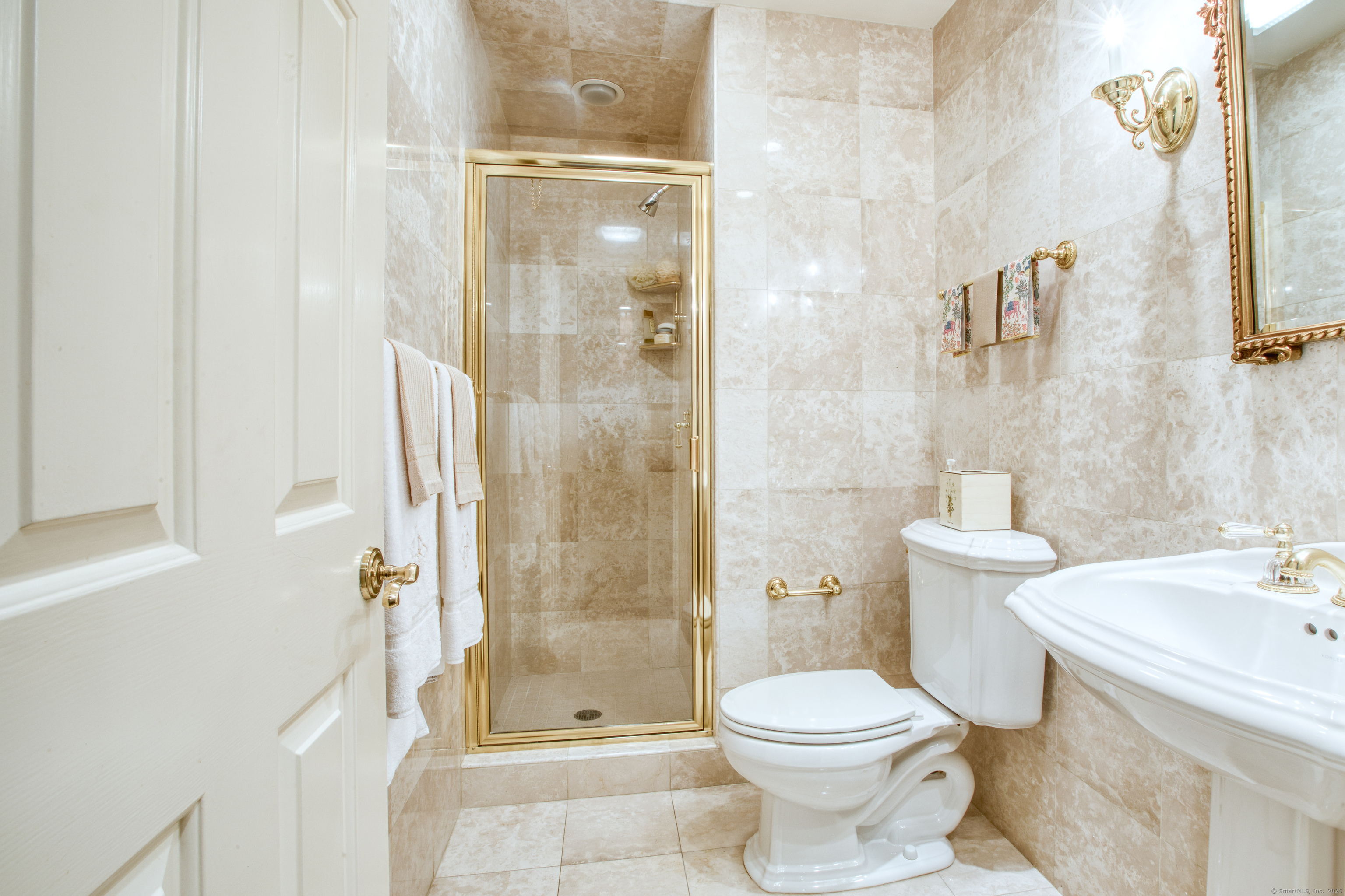 510 W Lyon Farm Drive #510, Greenwich, Connecticut image 16