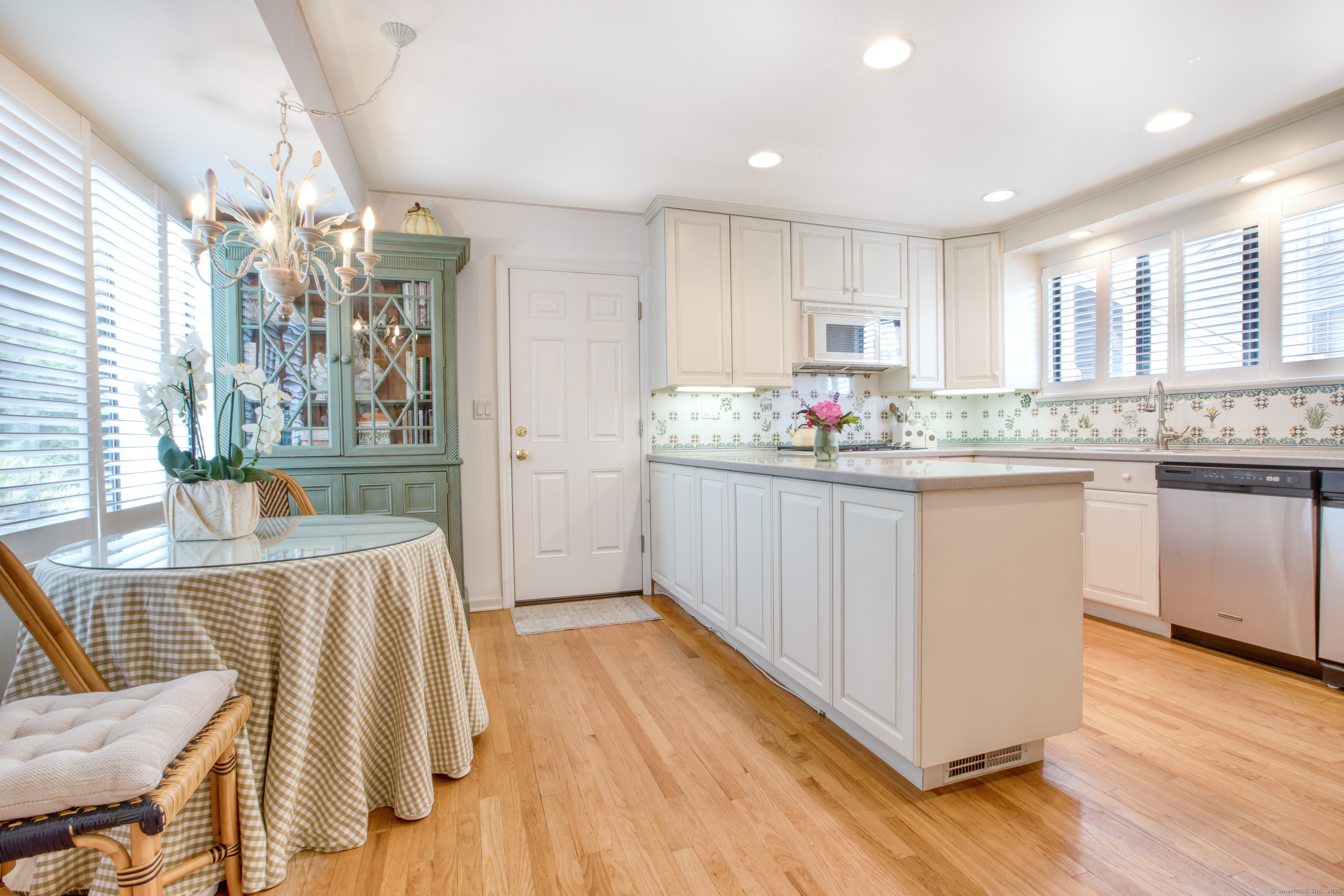 510 W Lyon Farm Drive #510, Greenwich, Connecticut image 7