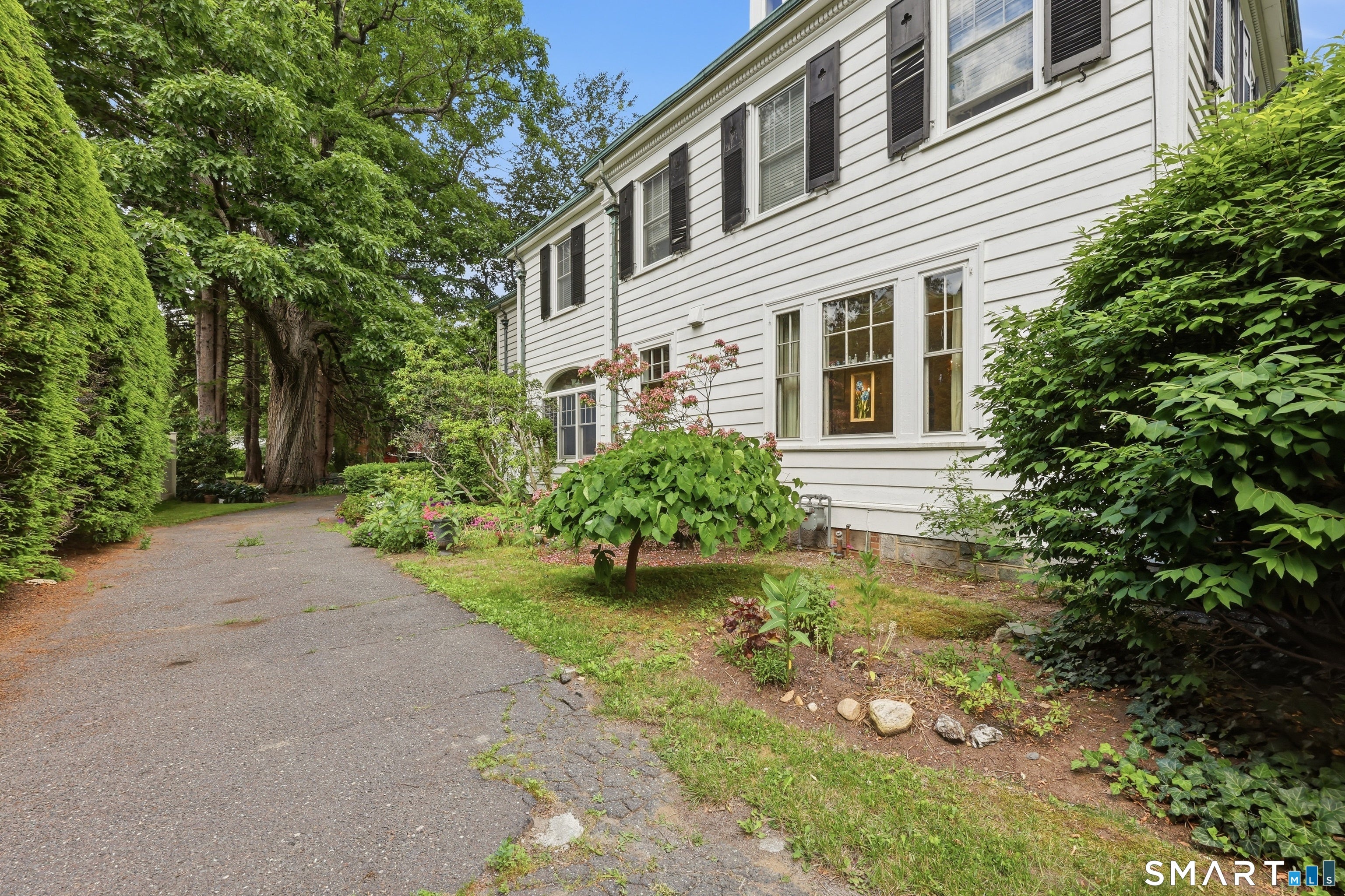143 Holabird Avenue